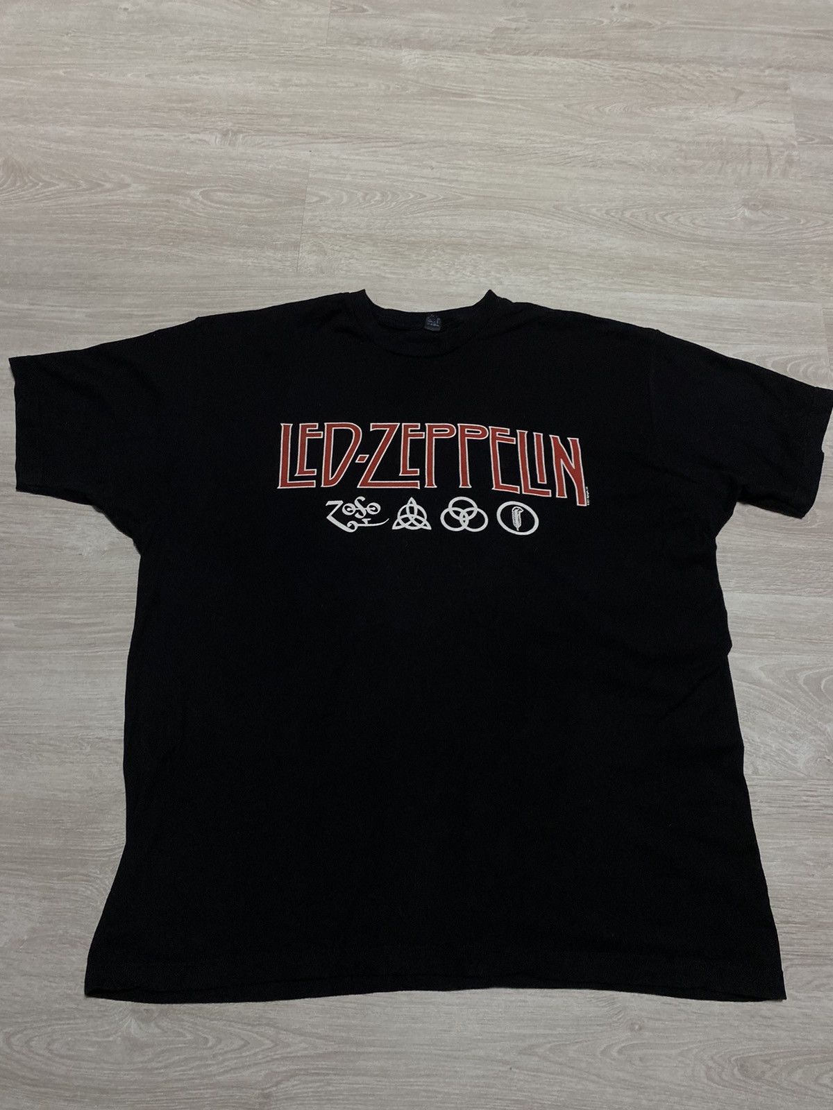 Zeppelin Led Zeppelin T Shirt Xxl 2011 Years Hoodie, Sweatshirt | PodTeesHub.com