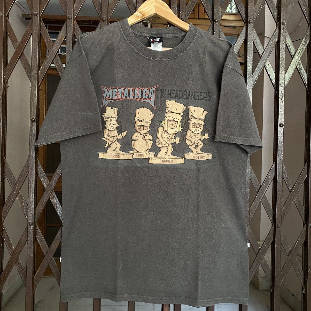 Vintage Metallica Tiki Headbangers T Shirt Hoodie, Sweatshirt | PodTeesHub.com