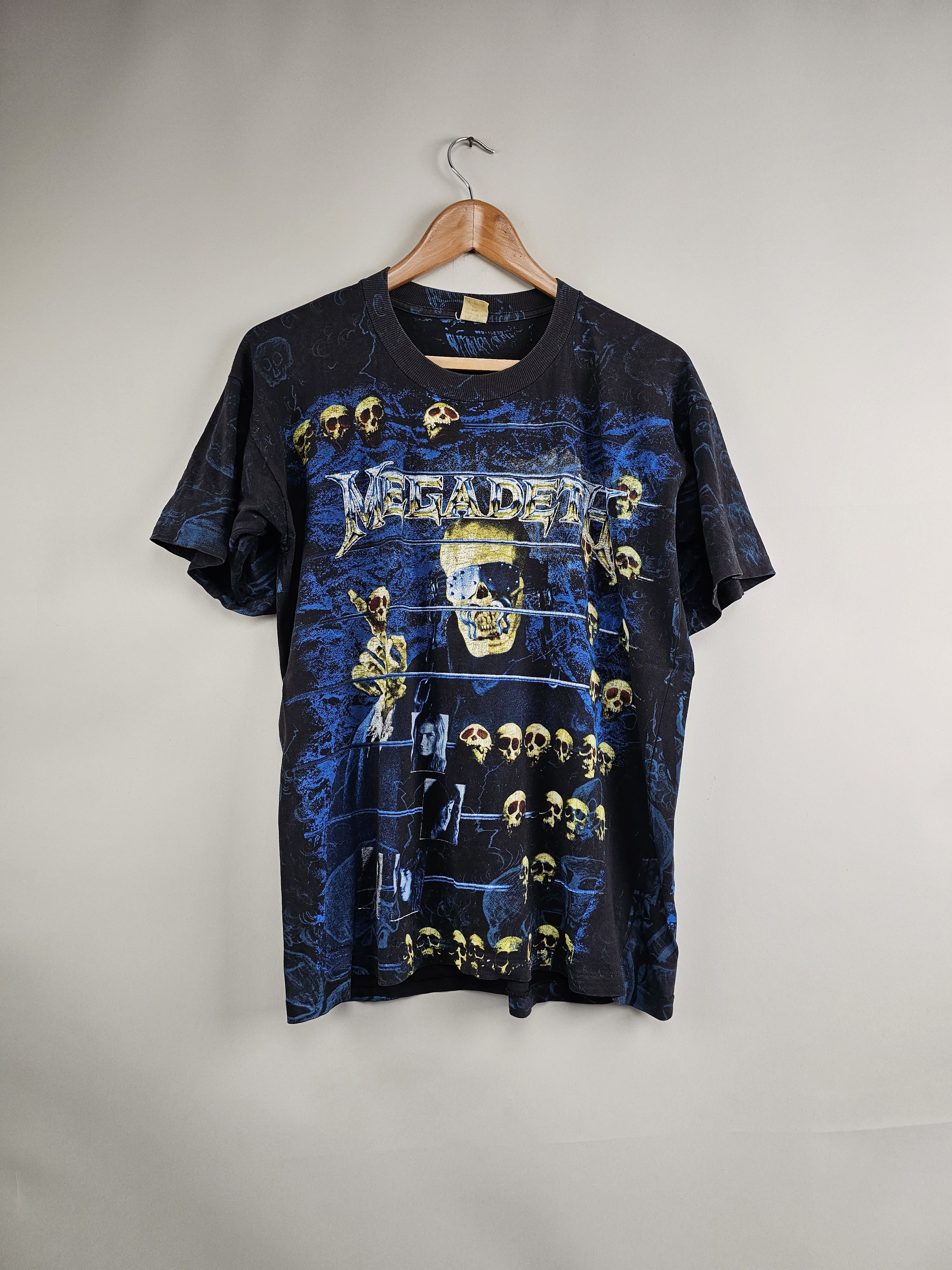Megadeth X Vintage 90s Megadeth All Over Print Bootleg M 21 26 5 T-Shirts, Hoodie, Sweatshirt | PodTeesHub.com