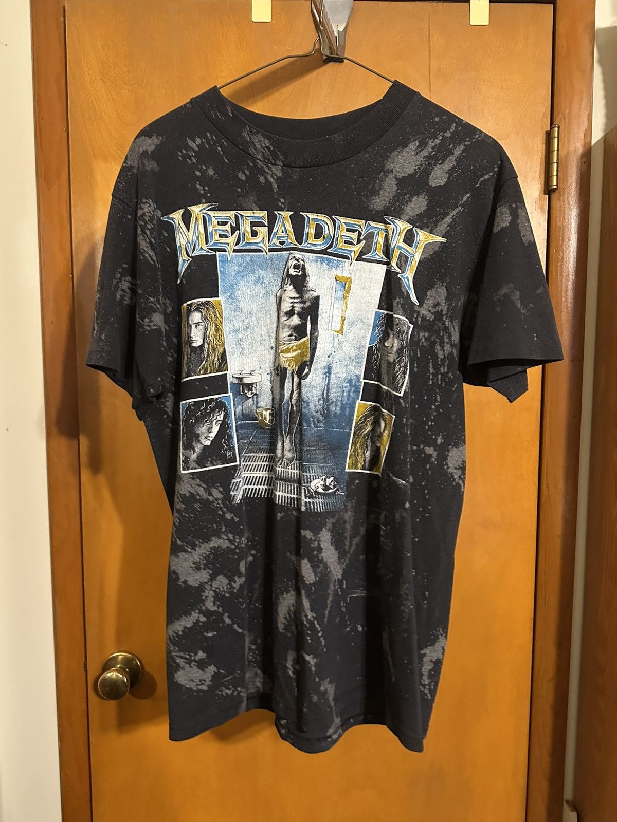 Vintage 1991 Megadeth Countdown 2 Extinction Bleached Shirt Hoodie, Sweatshirt | PodTeesHub.com