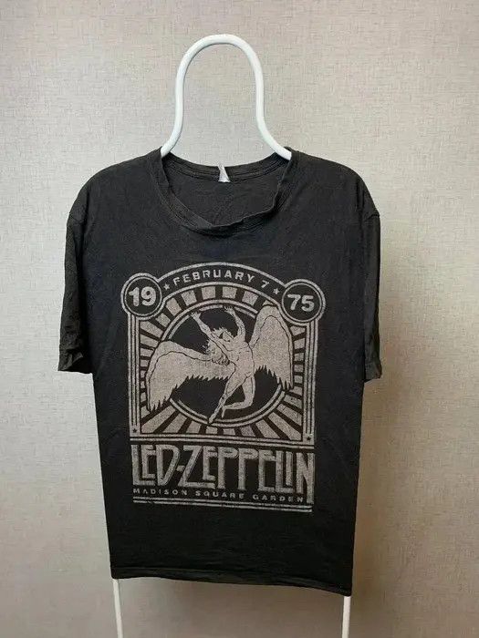 Zeppelin Led Zeppelin T Shirt 7 February 1975 Rock Vintage Size Xl Hoodie, Sweatshirt | PodTeesHub.com
