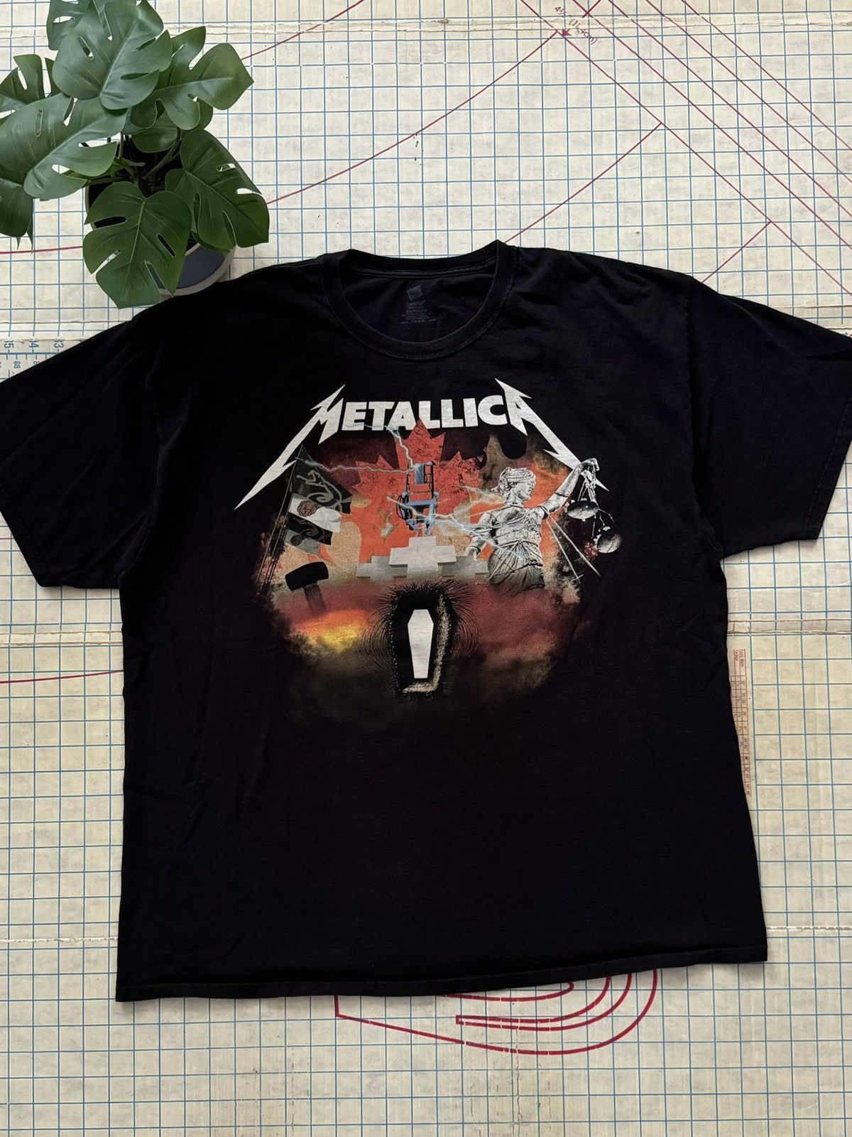 Metallica Full Arsenal Canadian Tour Tee Black Xxl Metal Hoodie, Sweatshirt | PodTeesHub.com