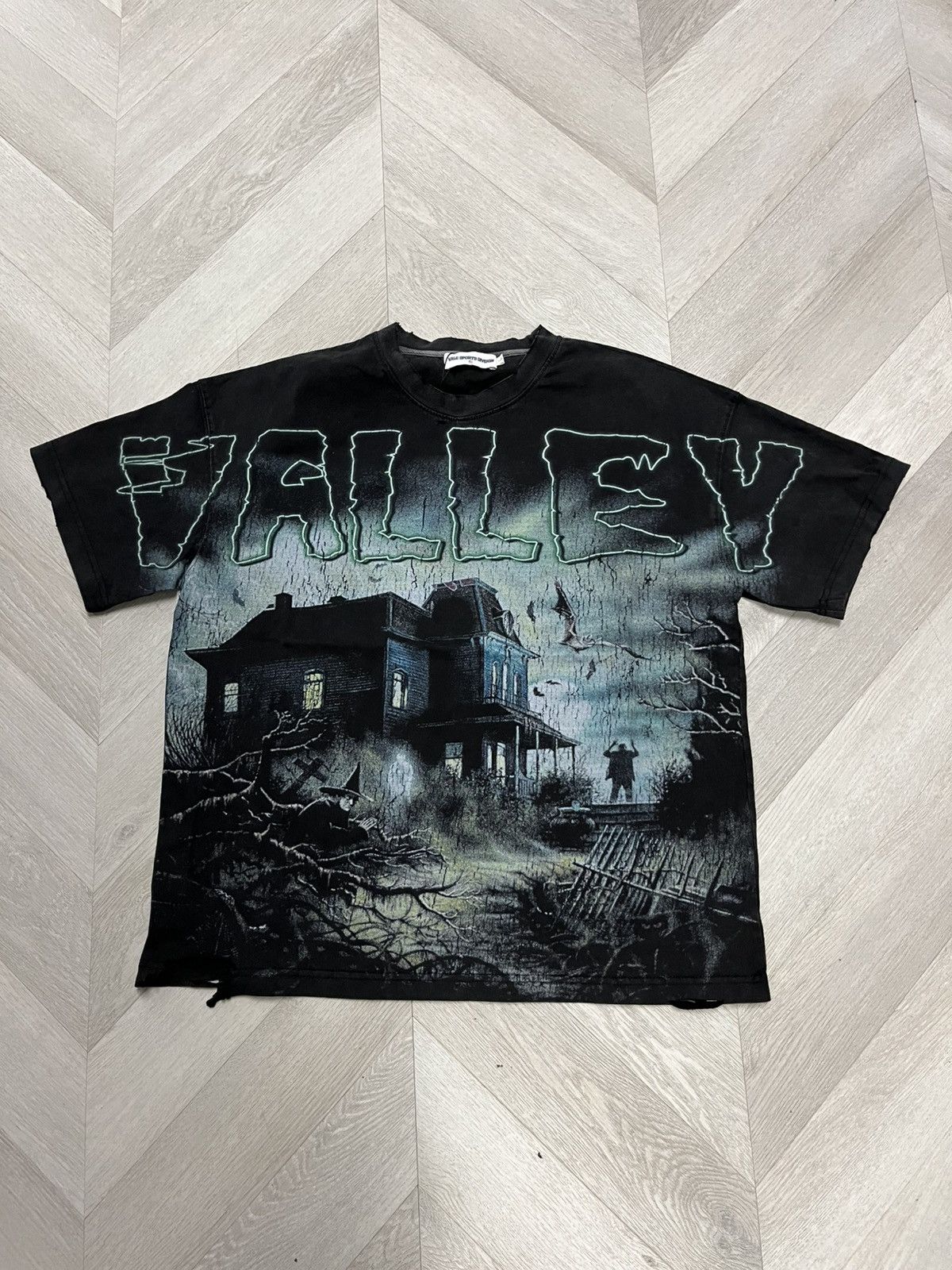 Vale Lives Horror Tee Green Black Hoodie, Sweatshirt | PodTeesHub.com