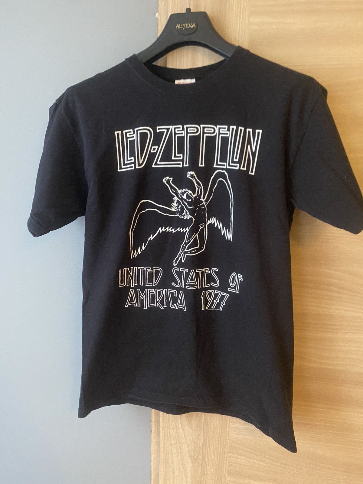 Led Zeppelin X Vintage Led Zippelin 2003 Hanes Vintage Band Tees Y2k Hoodie, Sweatshirt | PodTeesHub.com