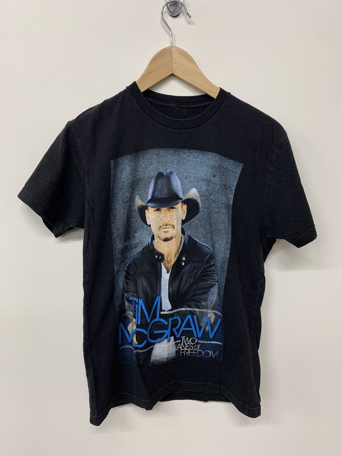 Vintage Atom Mcgraw 2013 Concert Tee Hoodie, Sweatshirt | PodTeesHub.com