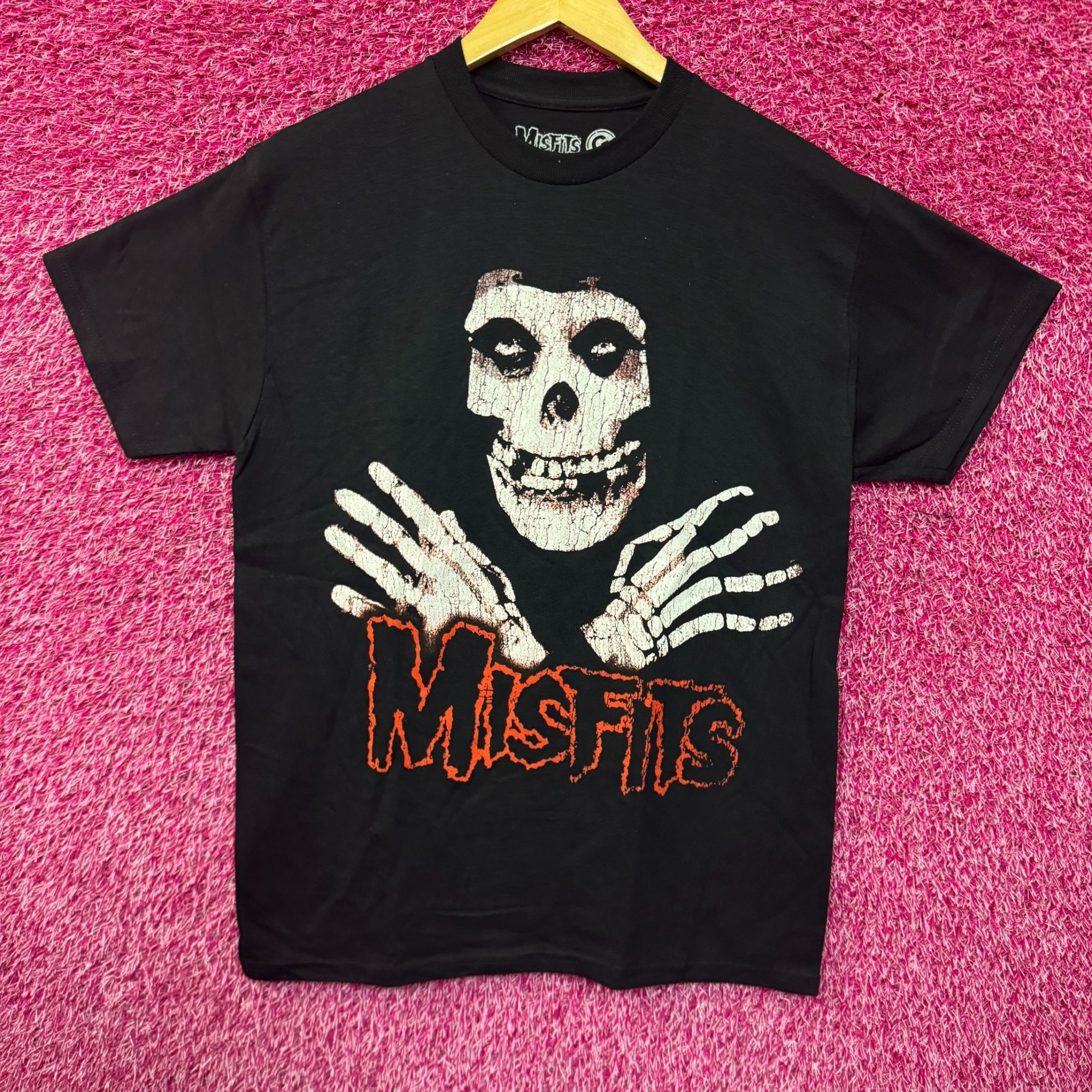 Misfits Crossed Arms Crimson Ghost Horror Punk Band Tee M Hoodie, Sweatshirt | PodTeesHub.com