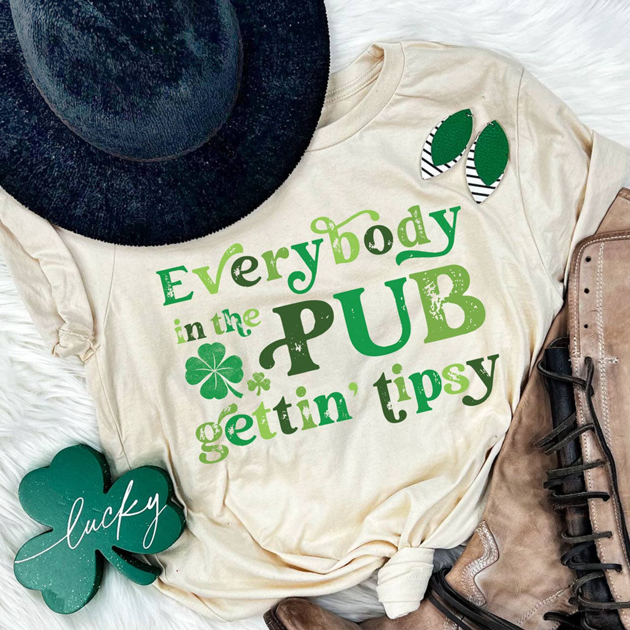 Everybody in the Pub Gettin' Tipsy Tee Hoodie, Sweatshirt | PodTeesHub.com
