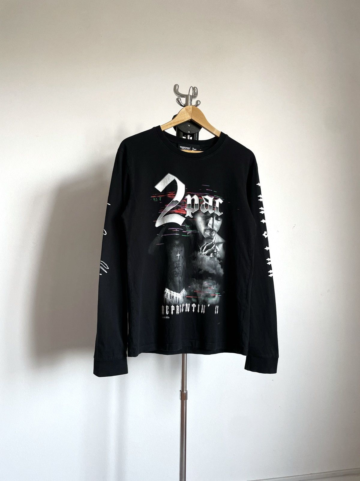 London Trapstar 2pac Tupac Shakur Streetwear Rap Longsleeve T-Shirts, Hoodie, Sweatshirt | PodTeesHub.com