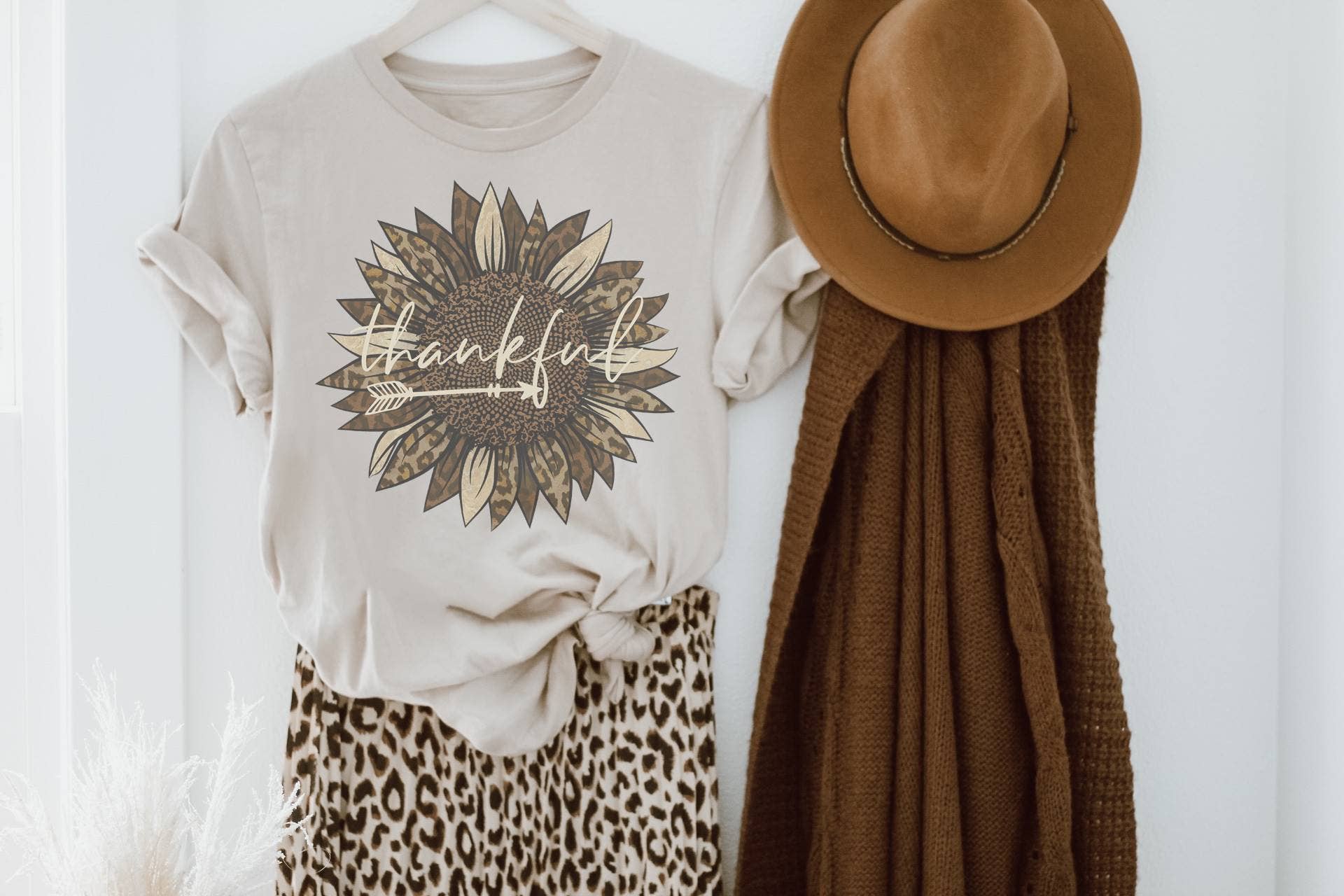 Thankful Leopard Sunflower Women's Screen Printed T-Shirt Hoodie, Sweatshirt | PodTeesHub.com