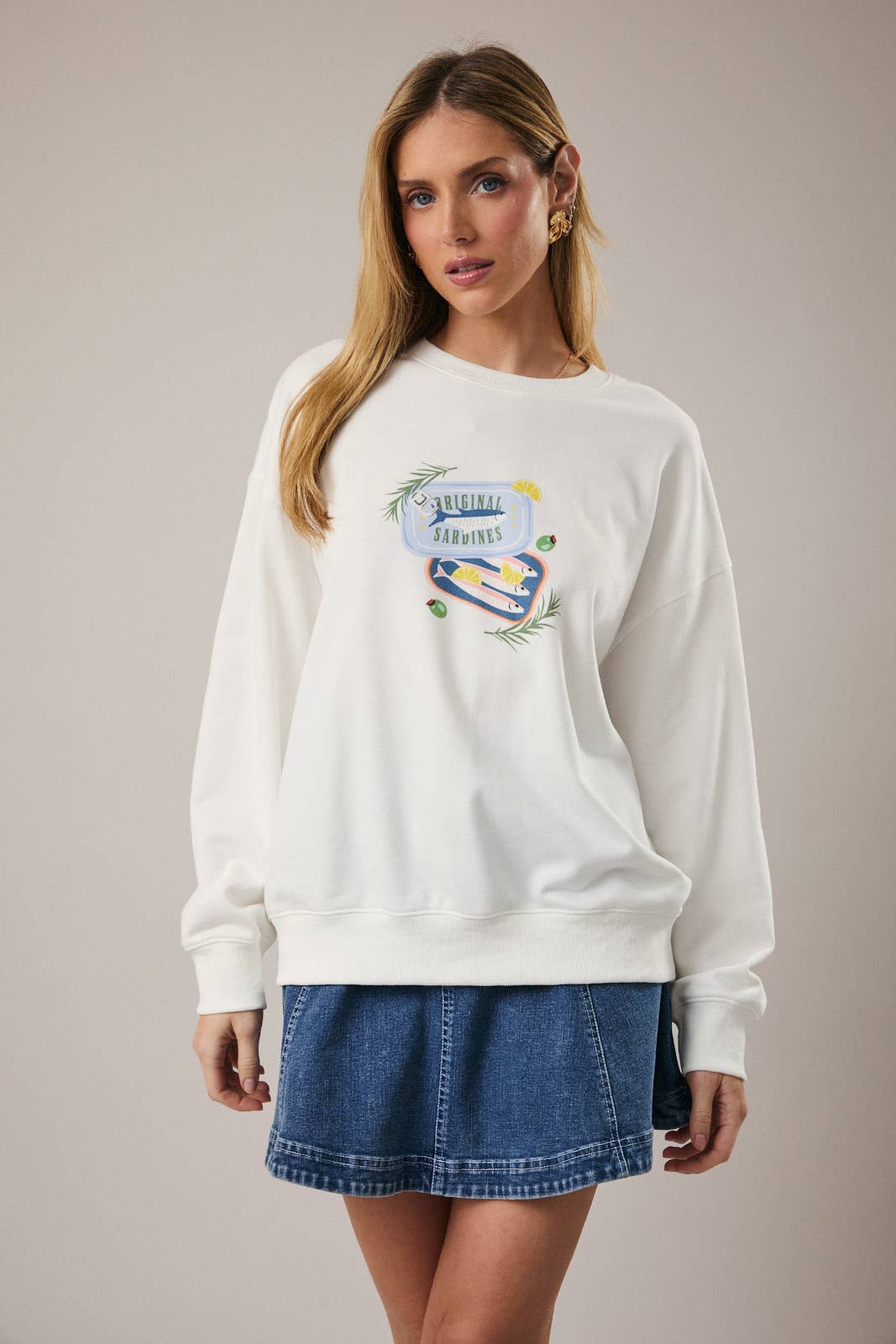 Round Neck Long Sleeve Fish Graphic Print Sweatshirt T-Shirts, Hoodie | PodTeesHub.com