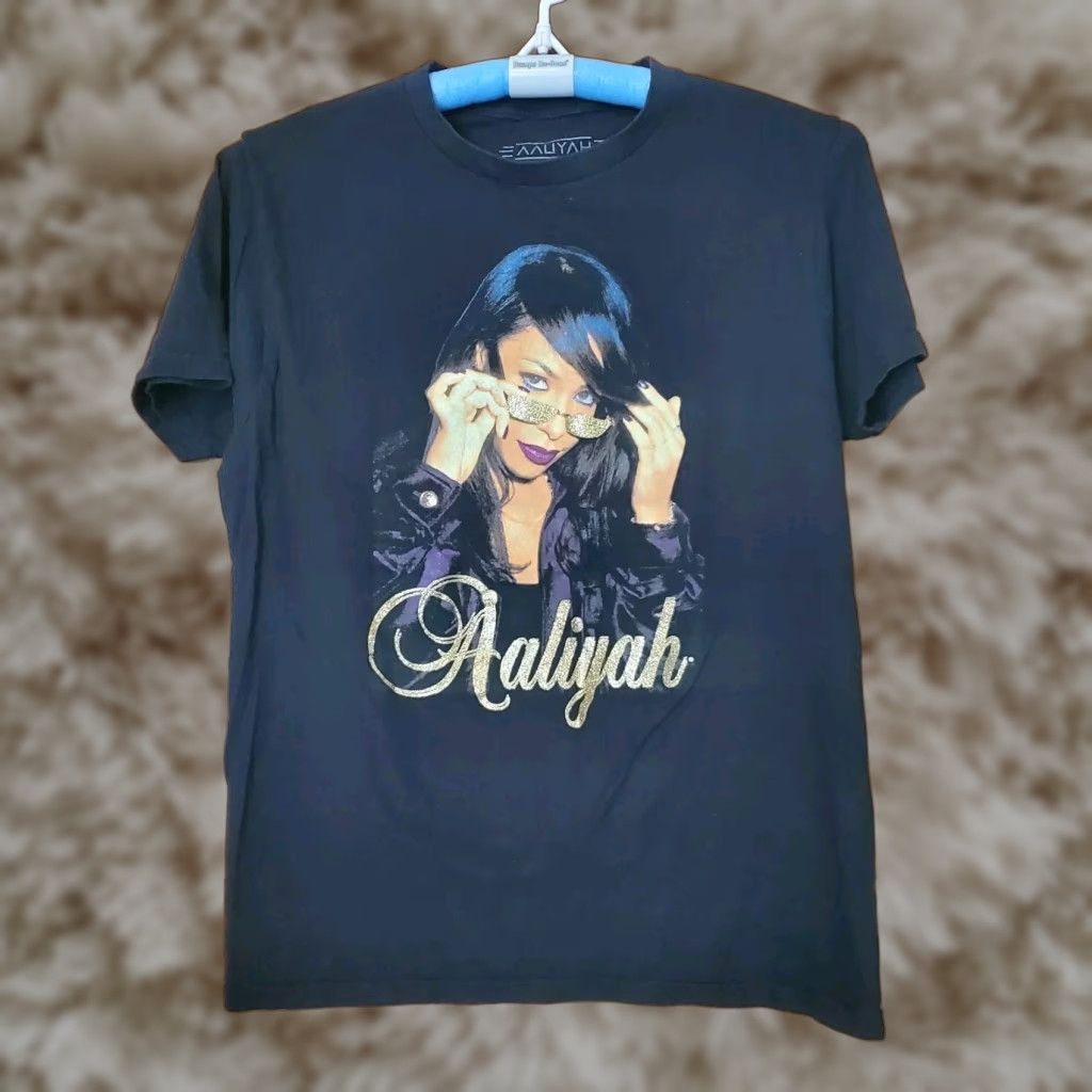 Vintage Aaliyah Official R B Hip Hop Gold Black Accent T Shirt Size Medium Hoodie, Sweatshirt | PodTeesHub.com