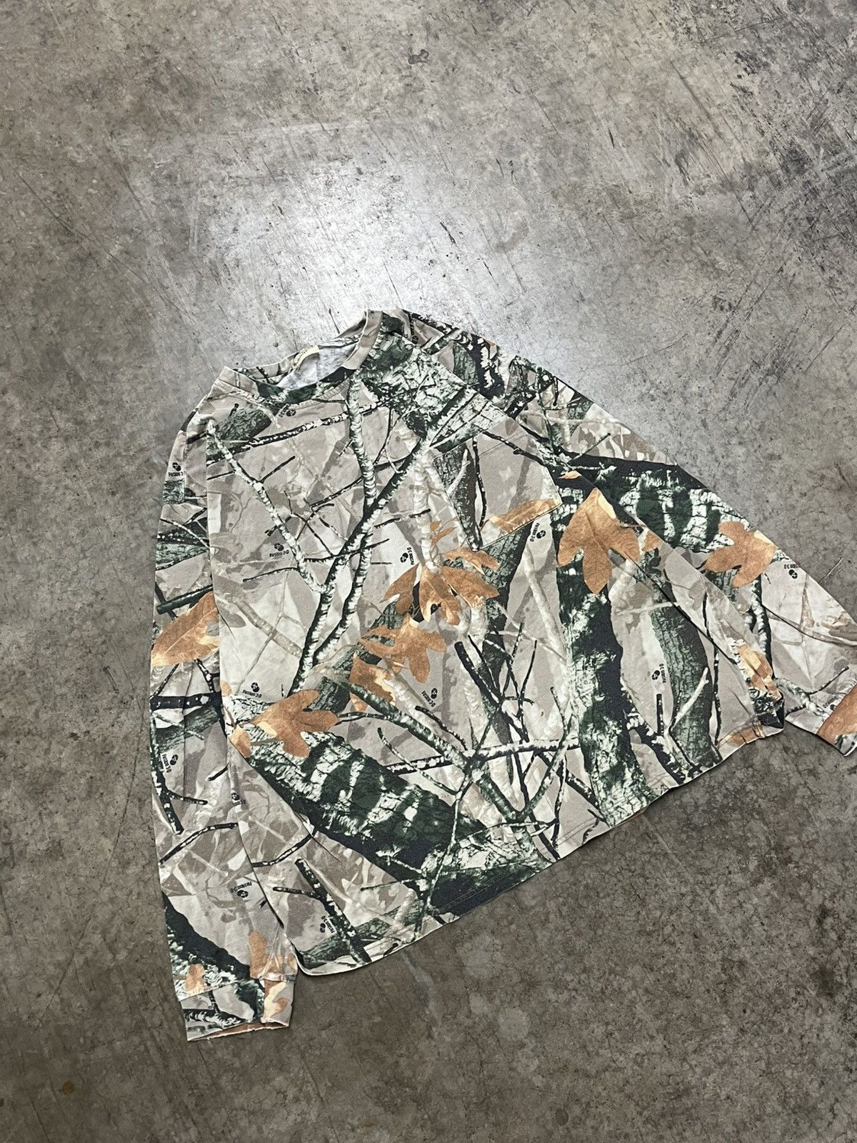 Realtree Camo Vintage Longsleeve Shirt Hype Rare Streetwear Hoodie, Sweatshirt | PodTeesHub.com