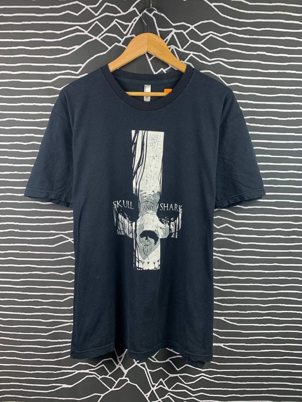 Metallica X Vintage Vtg Skull And Shark Metal Band Tee Hoodie, Sweatshirt | PodTeesHub.com