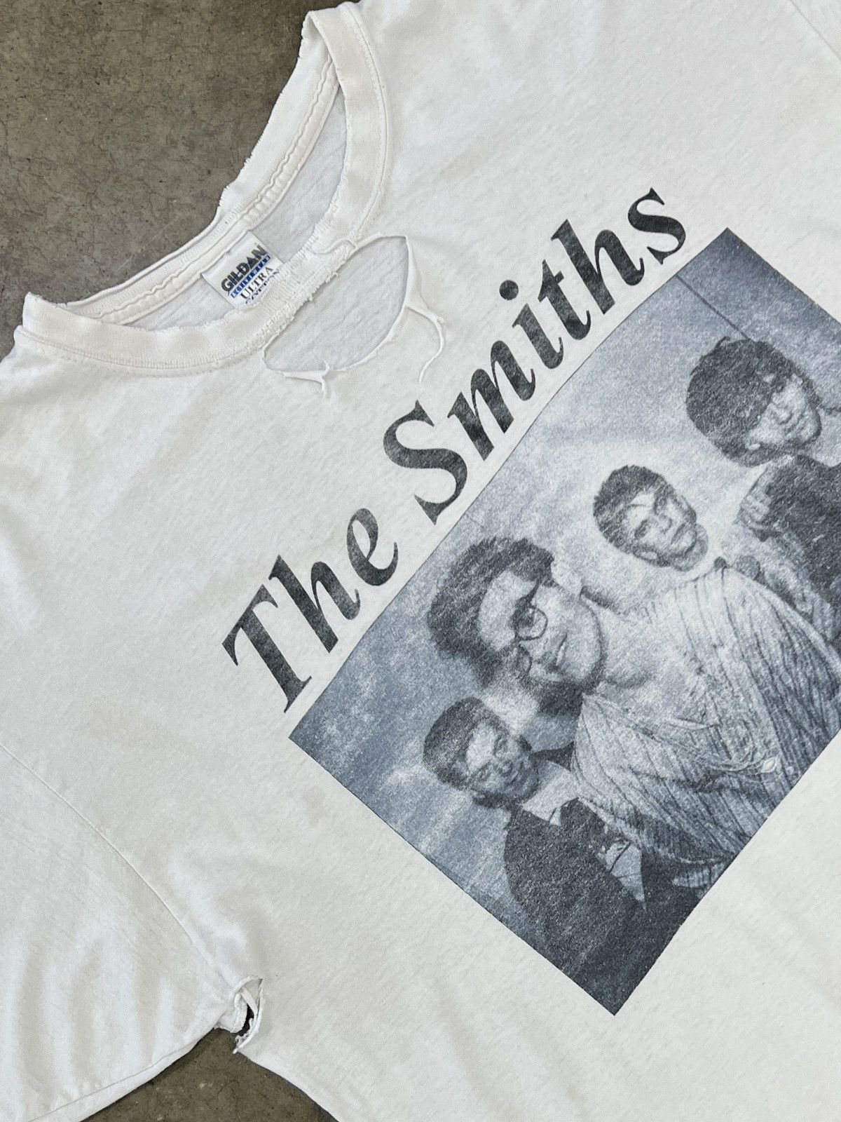 Band Tees Vintage The Smiths Morrissey Double Decker Bus Thrashed Xl Hoodie, Sweatshirt | PodTeesHub.com