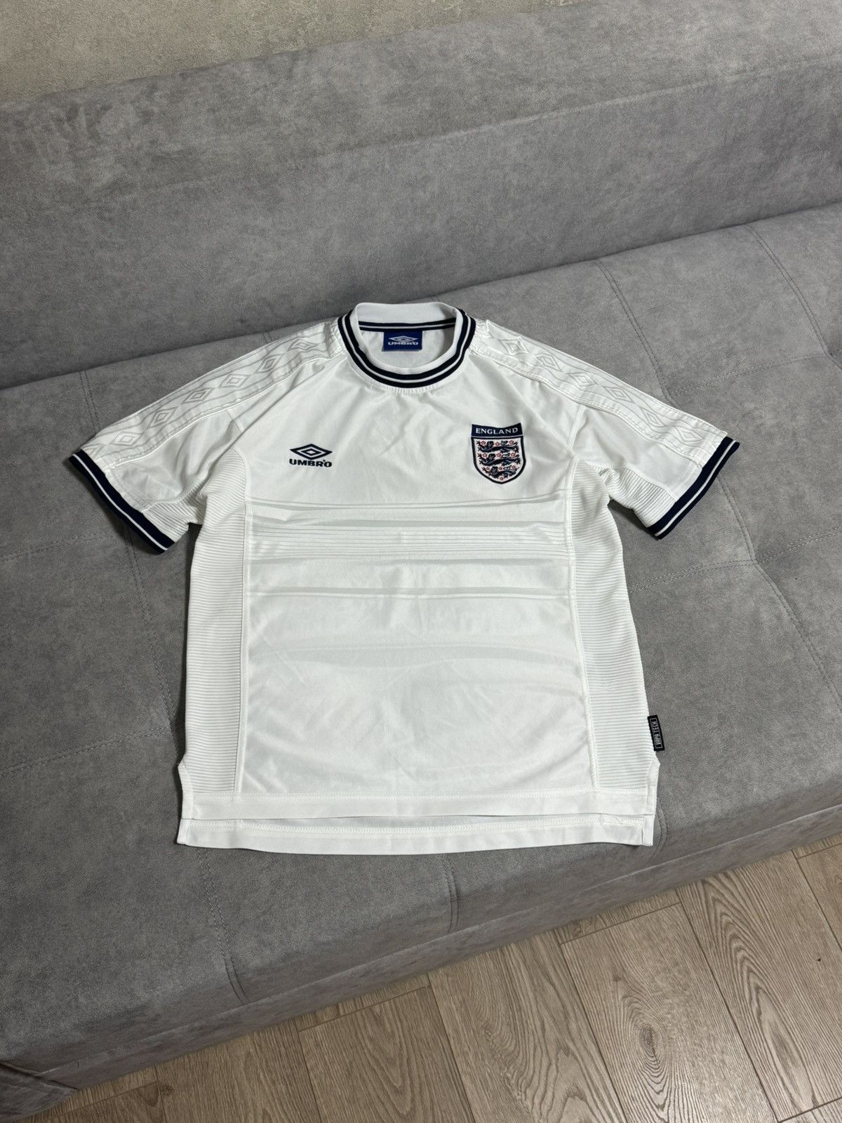 Vintage Umbro England 00 01 Y2k Soccer Retro T-Shirts, Hoodie, Sweatshirt