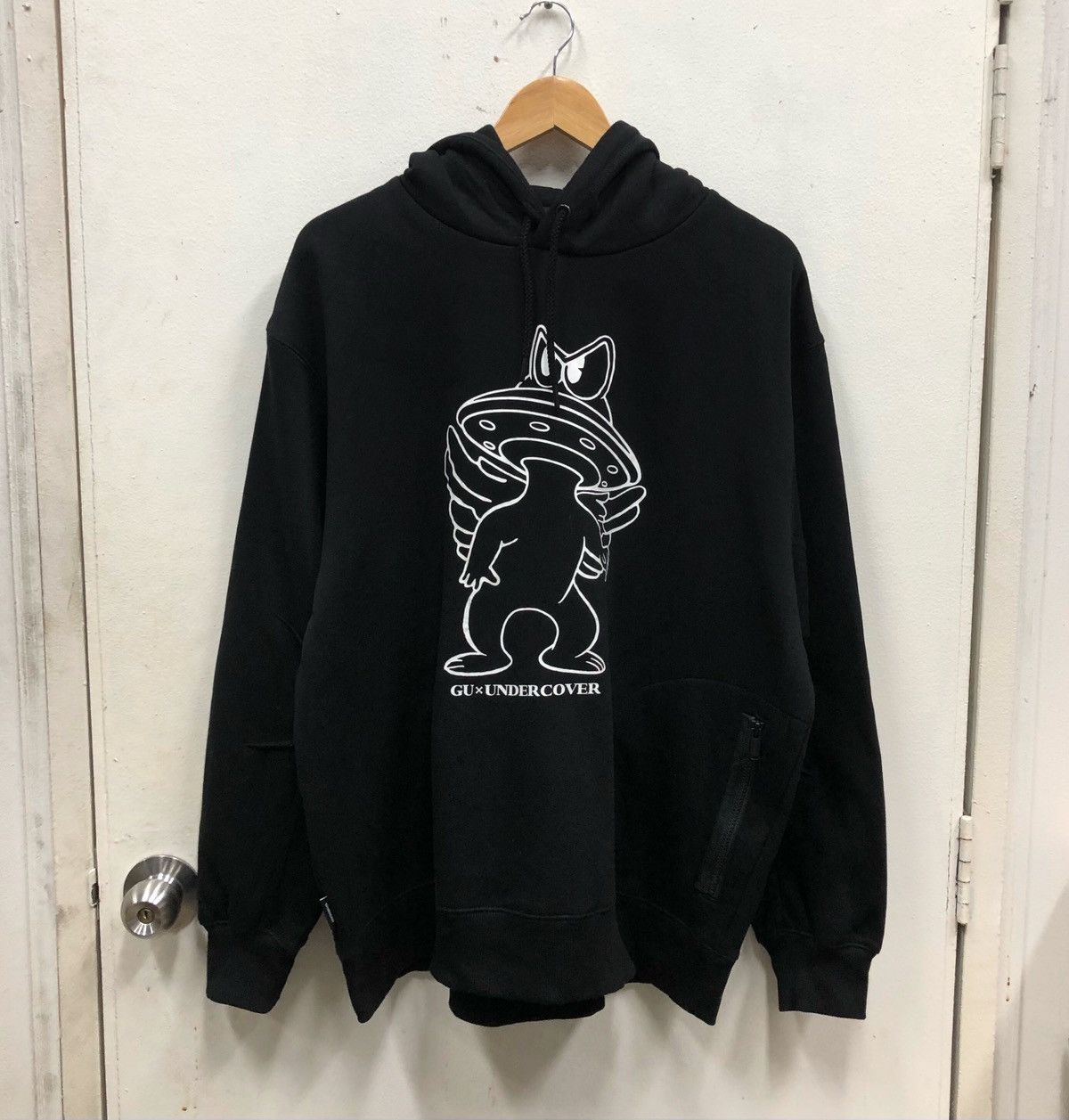Uniqlo Gu Graphic Hoodie T-Shirts, Sweatshirt | PodTeesHub.com