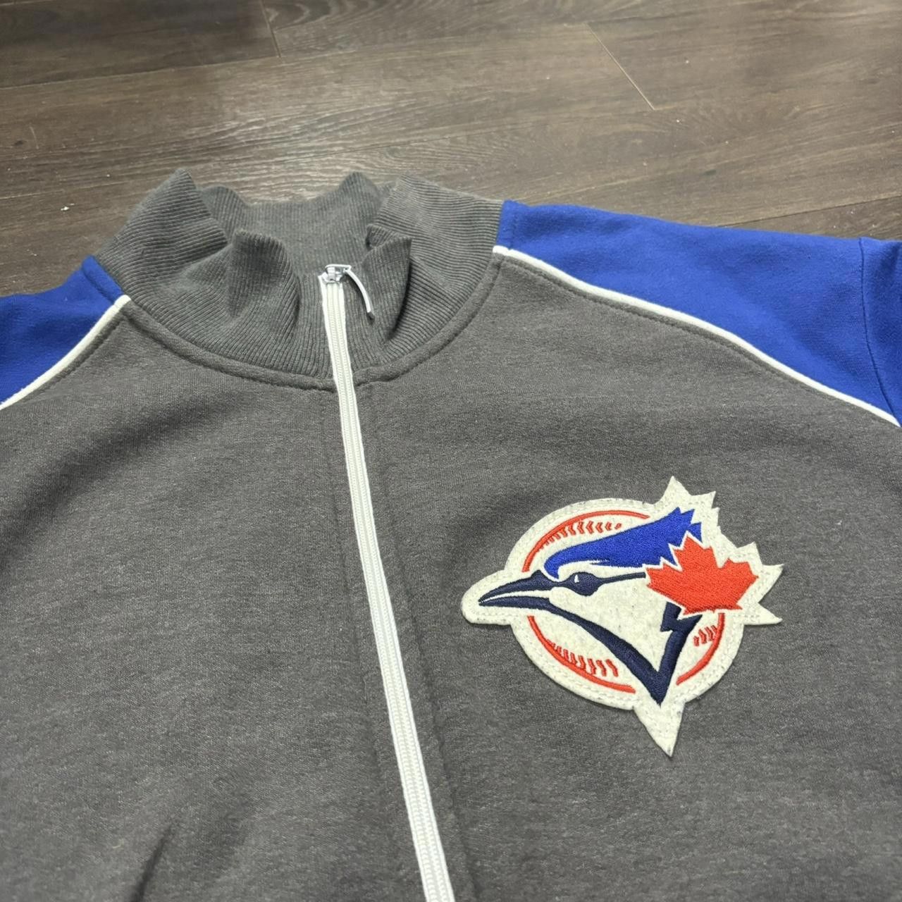 Majestic Vintage Toronto Blue Jays Zip Sweatshirt 00s Xl T-Shirts, Hoodie | PodTeesHub.com