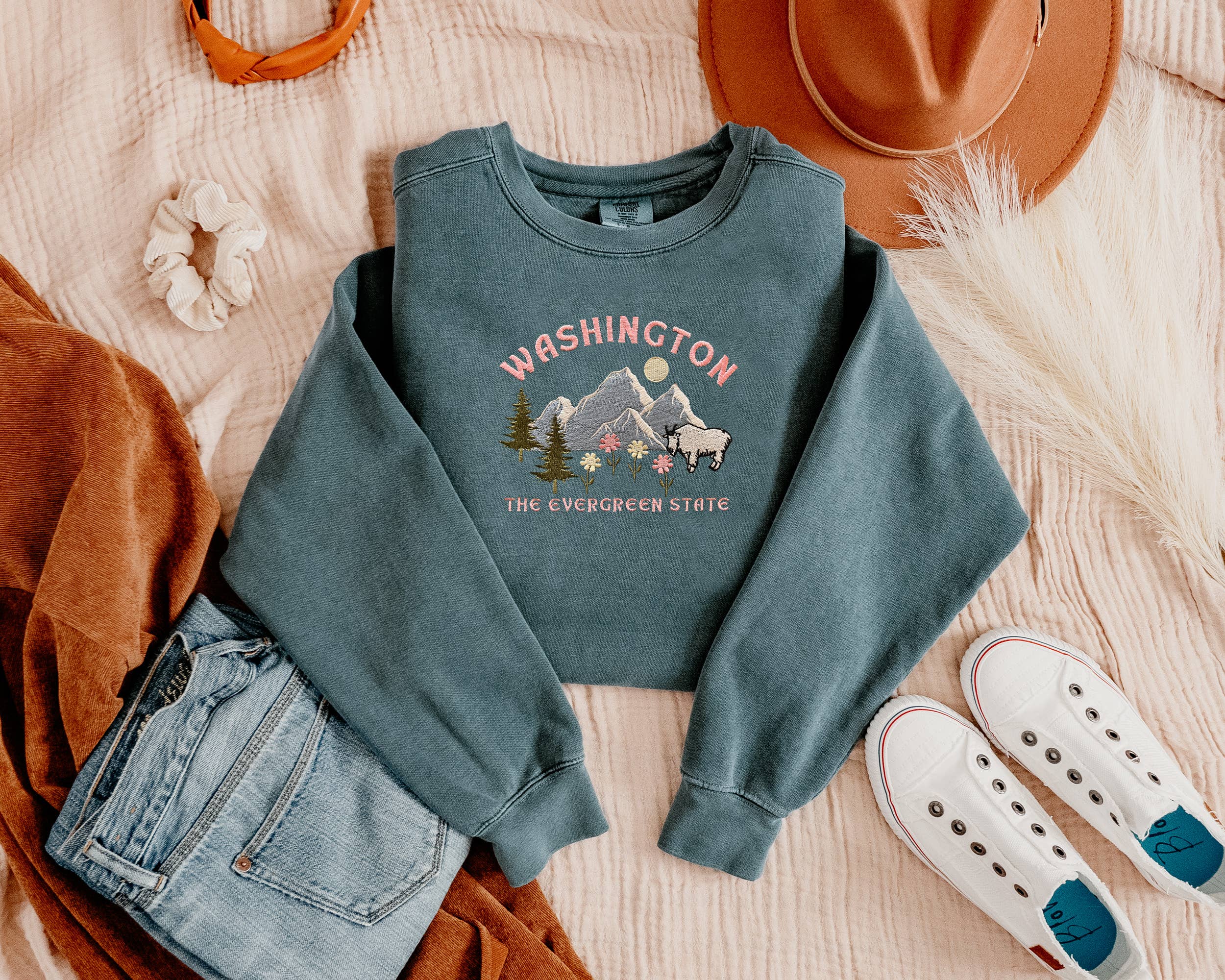 Washington State Mount Rainier Embroidered Sweatshirt T-Shirts, Hoodie | PodTeesHub.com