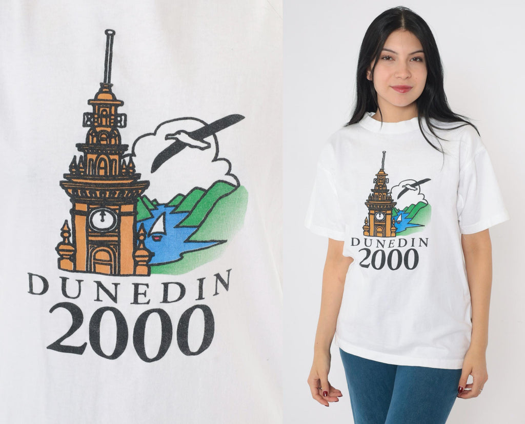Vintage Dunedin 2000 White Zealand Landmark Souvenir Travel Tourist Tee Y2k Size Medium (2)
