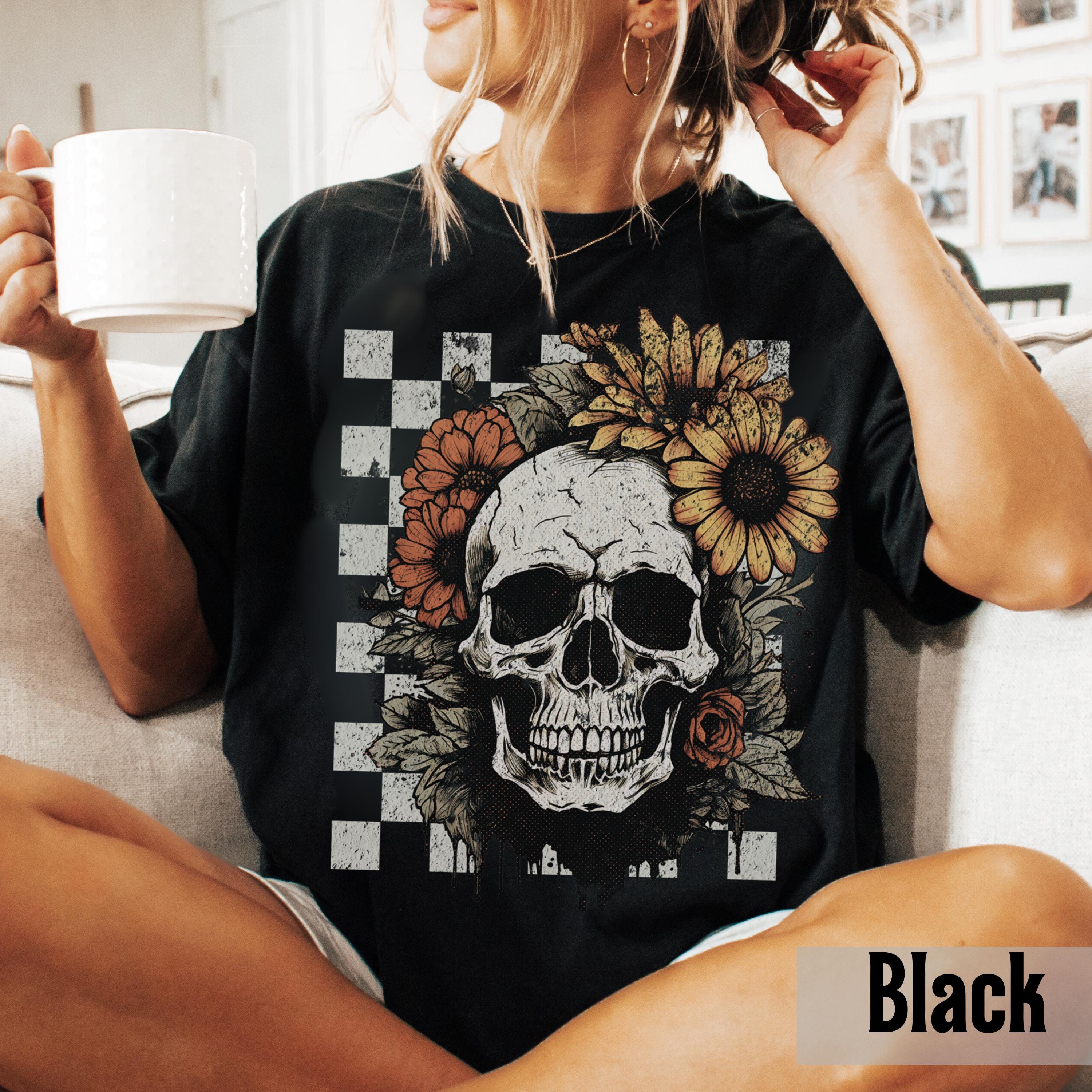 Boho Skull Comfort Colors Vintage Grunge Skull Retro Summerween Spooky Floral (2)