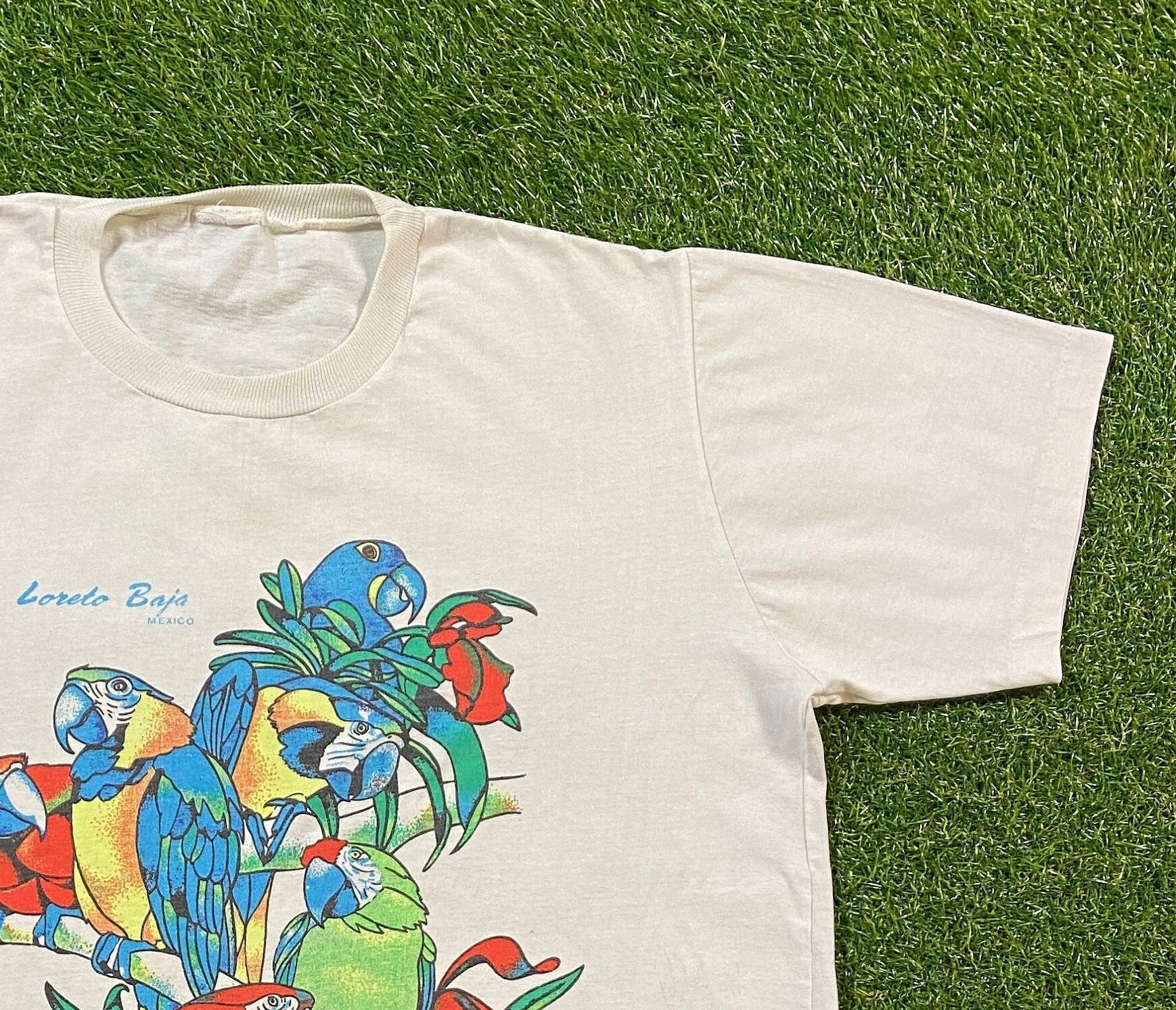 Vintage Loreto Baja Mexico Tee Size Small Cancun Mexico Party Vacation Beach Caribbean 1990s 90s Parrots Birds (2)