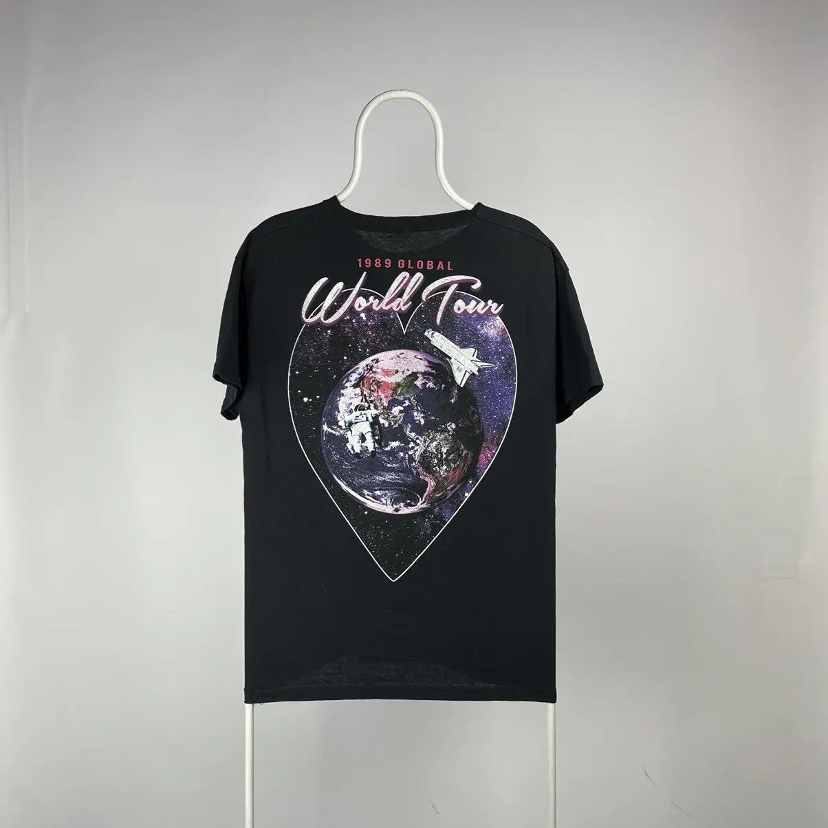 Band Tees Vintage 1989 Global World Tour T Shirt Band Tee Size Medium Hoodie, Sweatshirt | PodTeesHub.com