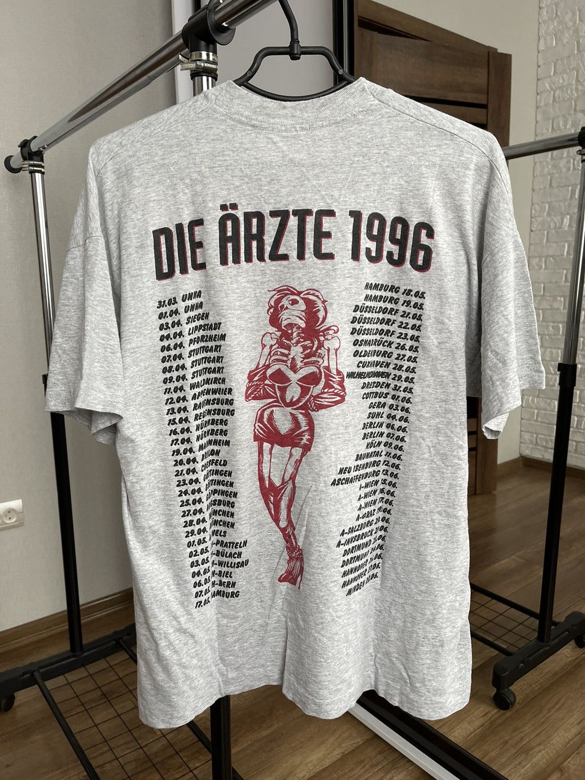 Band Tees 1996 Die Arzte Auf Tour Vintage Band T Shirt Tee Hoodie, Sweatshirt | PodTeesHub.com
