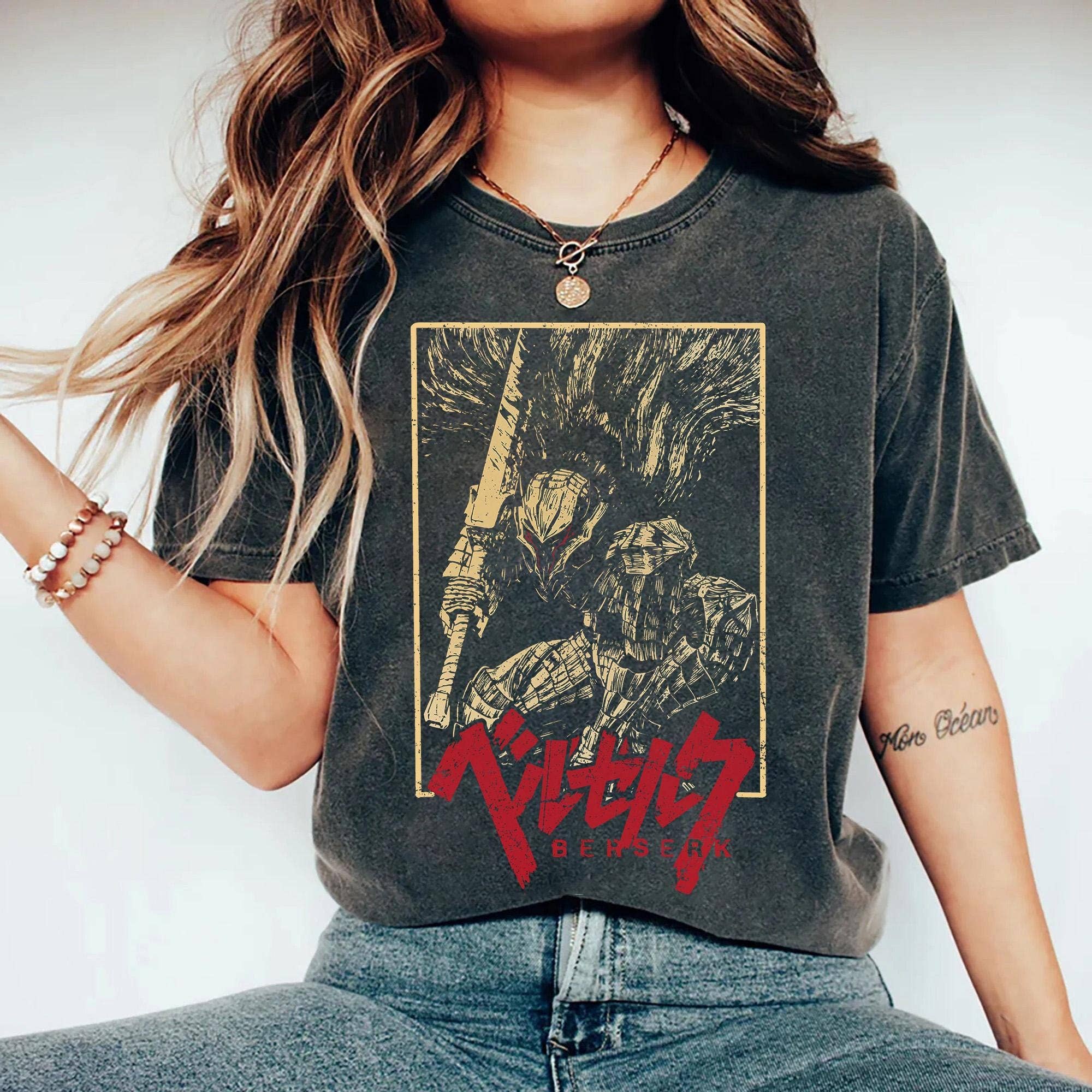 Berserk Armor Vintage Anime Manga Graphic Tee Hoodie, Sweatshirt | PodTeesHub.com