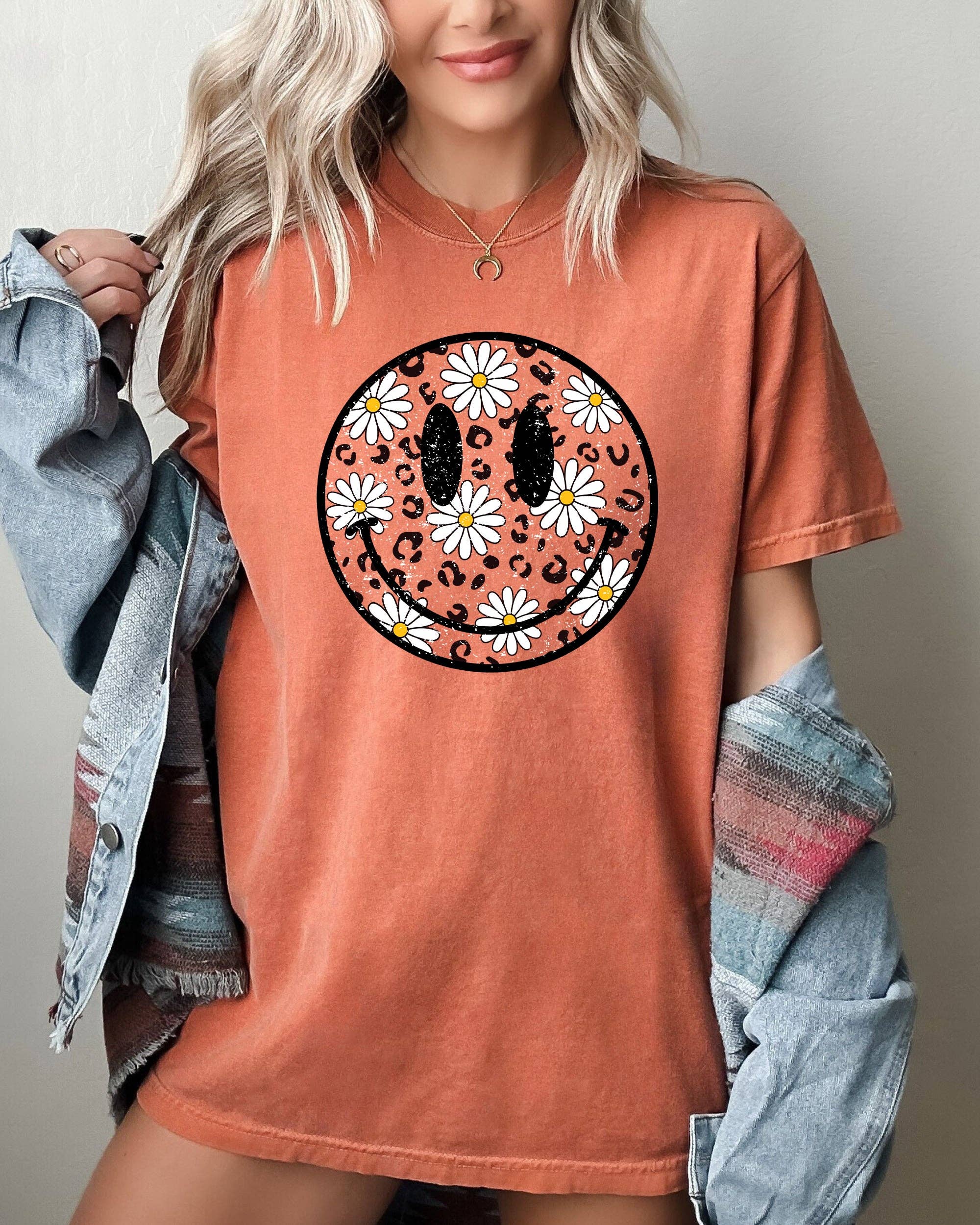 Retro Smiley, Daisies, Happy, Vintage Floral Shirt Hoodie, Sweatshirt | PodTeesHub.com