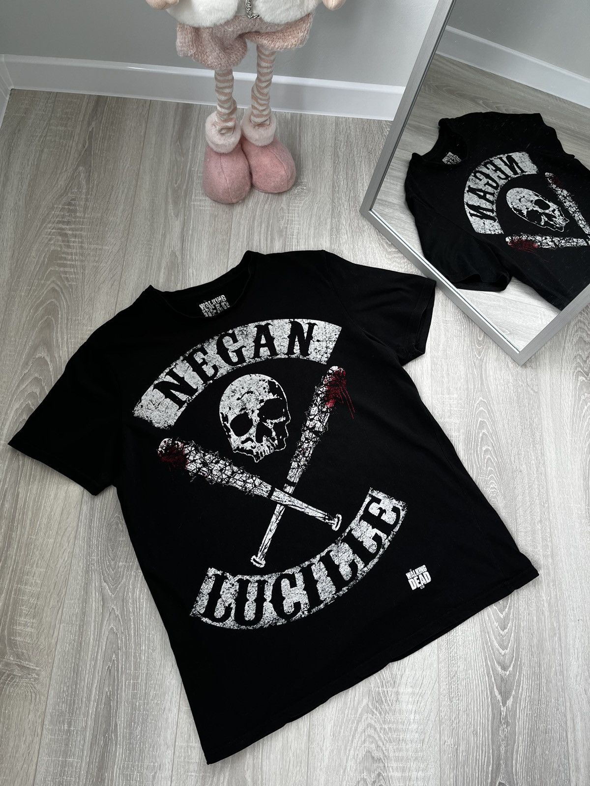 Negan Lucille Video Game T Shirt Size L Hoodie, Sweatshirt | PodTeesHub.com