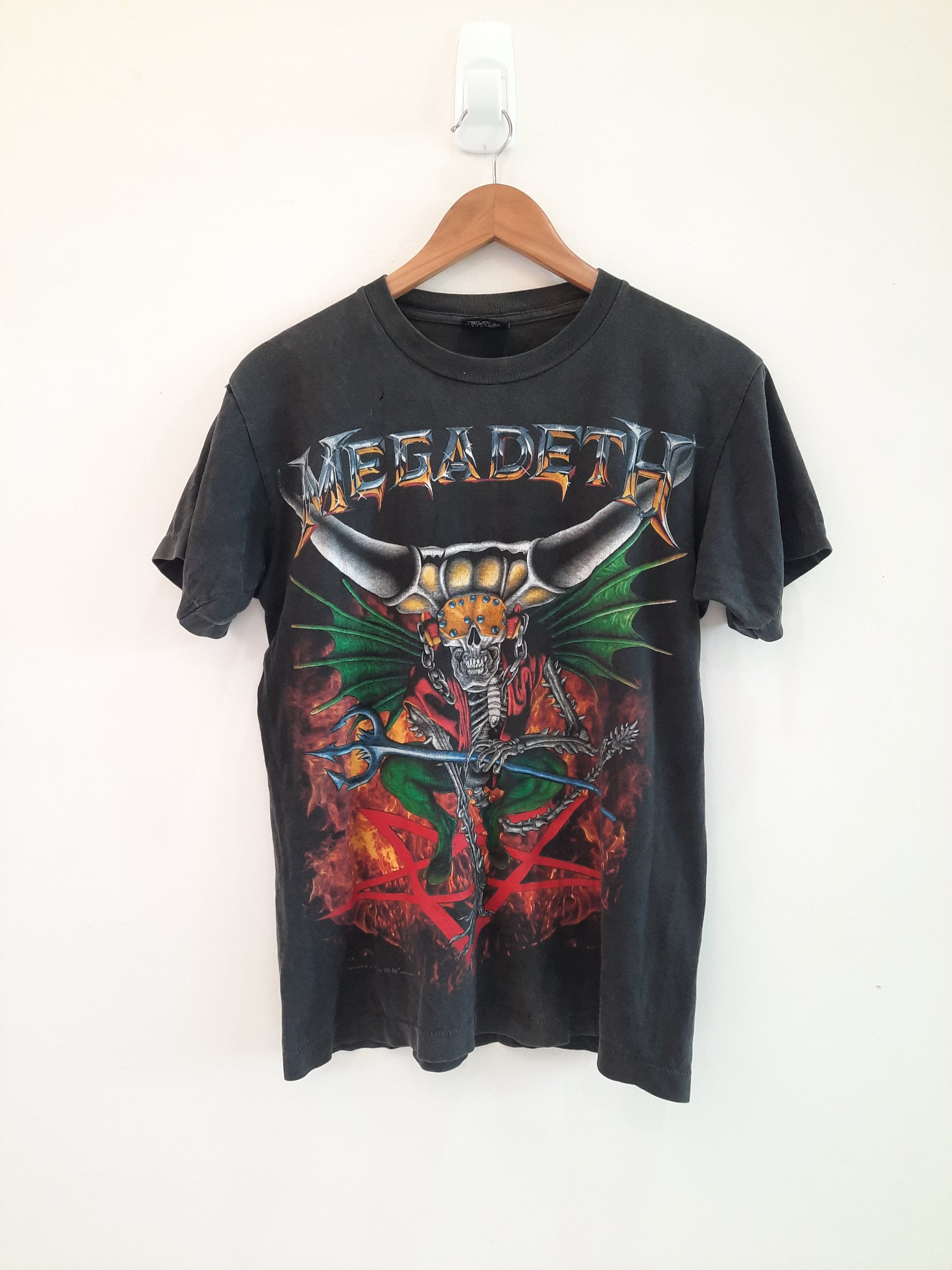 Vintage 1997 Megadeth Countdown To Extinction Tee Hoodie, Sweatshirt | PodTeesHub.com