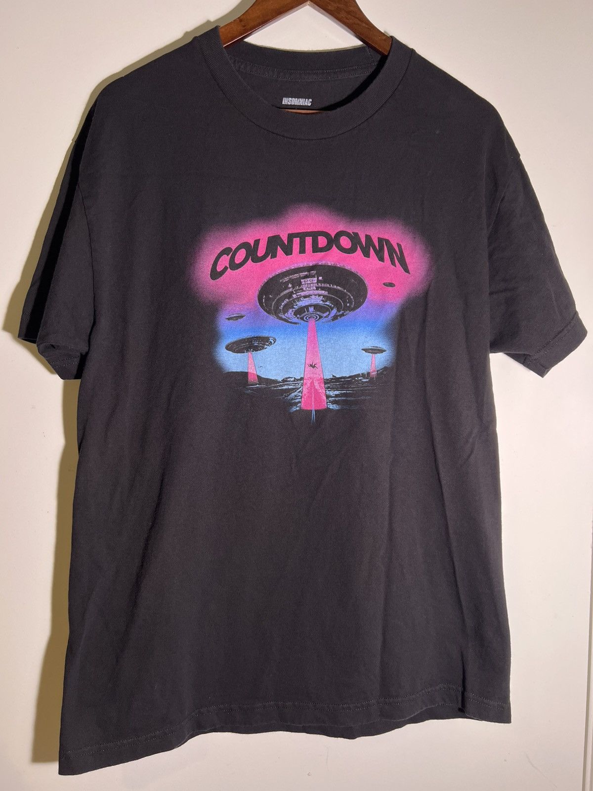 Vintage 2018 Countdown Edm Rave Music Festival Ufo Alien Retro Shirt Hoodie, Sweatshirt | PodTeesHub.com