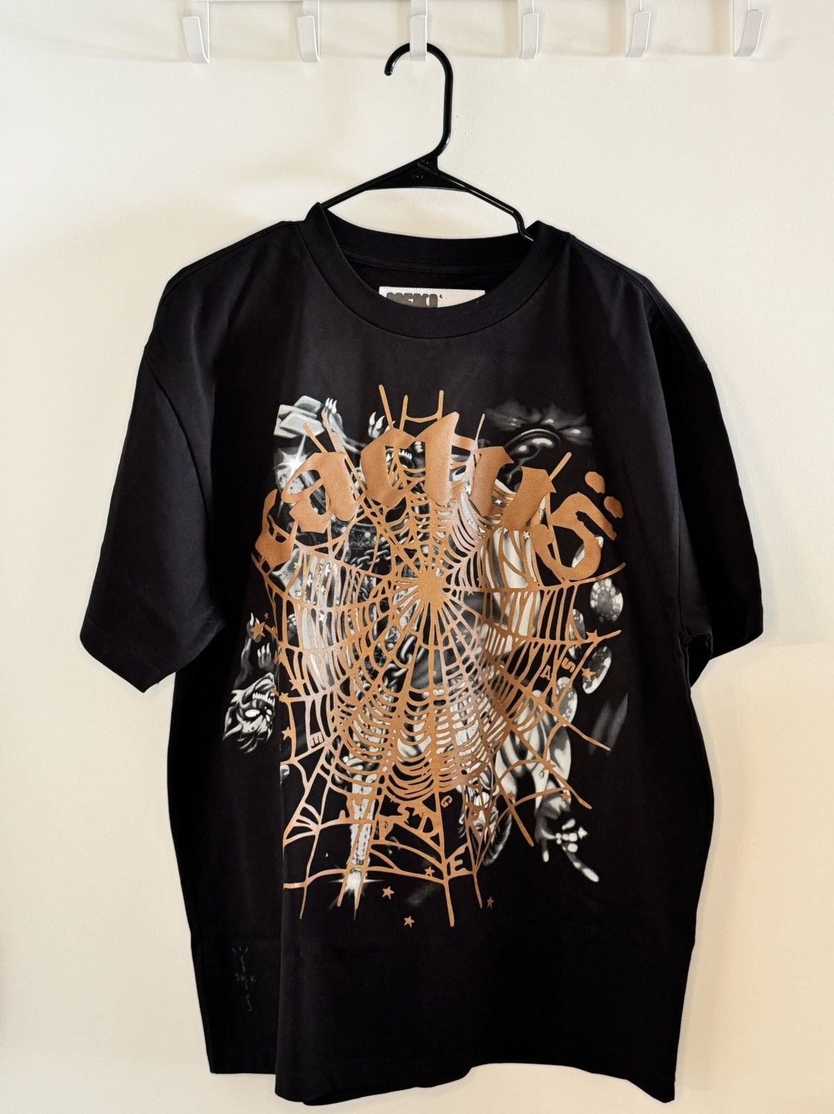 Travis Scott Cj X Sp5der Airbrush Tee Complexcon Hoodie, Sweatshirt | PodTeesHub.com