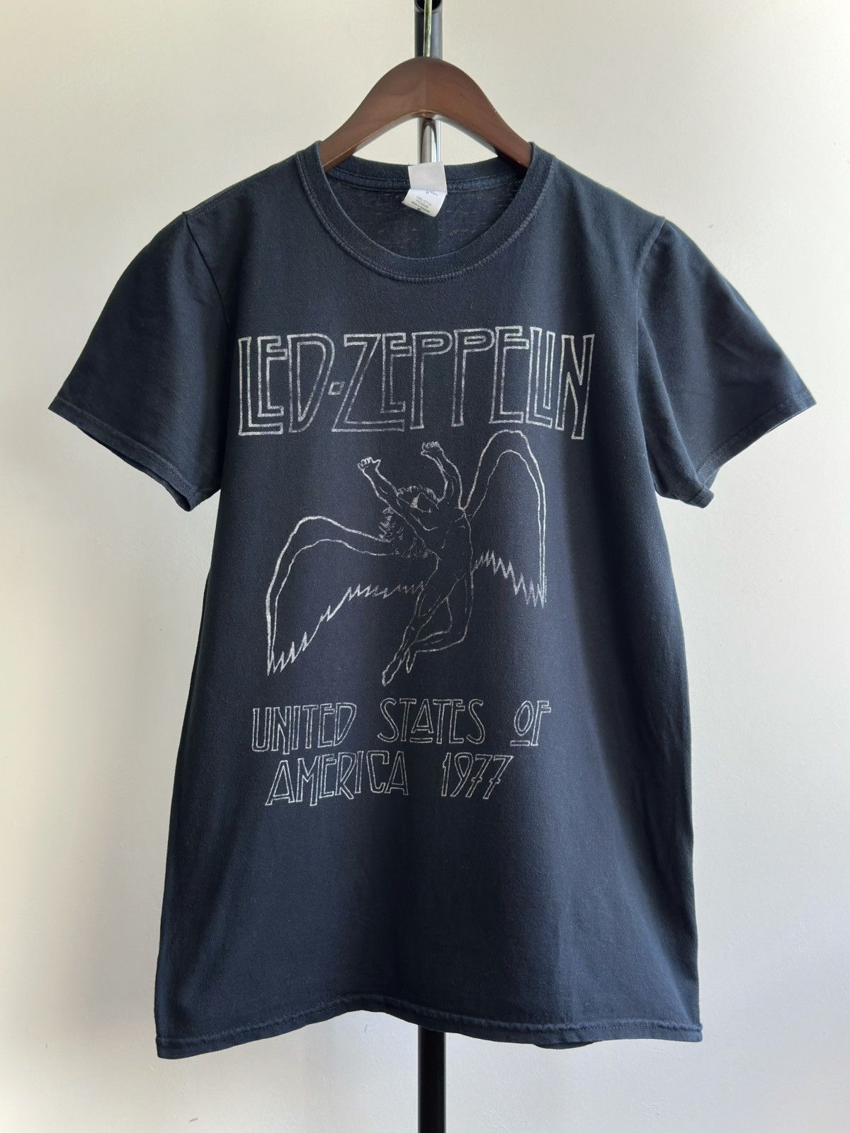Led Zeppelin Vintage 2011 Led Zeppelin Usa 1977 Rock Band Tee Hoodie, Sweatshirt | PodTeesHub.com