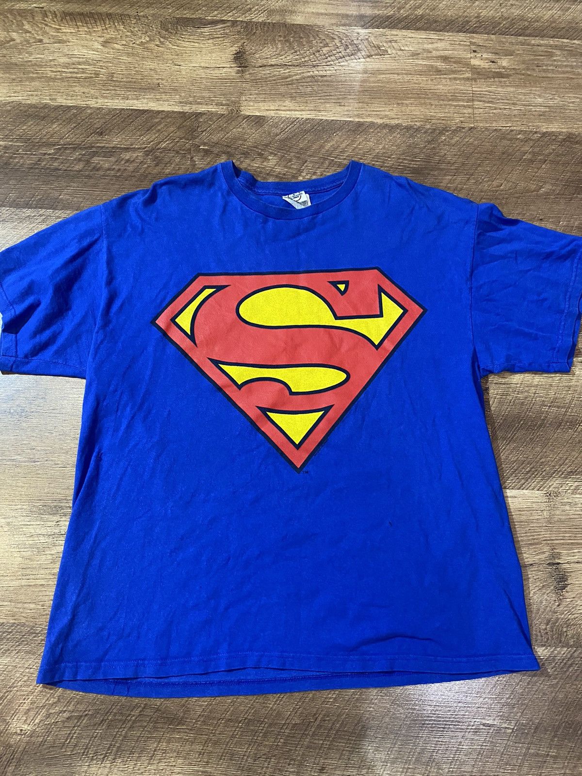 Gildan X Vintage Vintage Superman Big Logo T Shirt Hoodie, Sweatshirt | PodTeesHub.com
