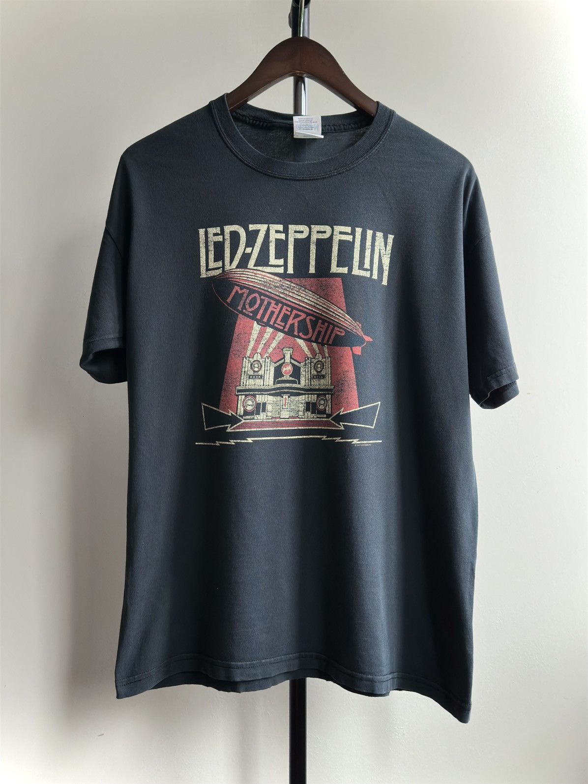 Led Zeppelin X Vintage Vintage 2007 Led Zeppelin Mothership Band Tee Hoodie, Sweatshirt | PodTeesHub.com