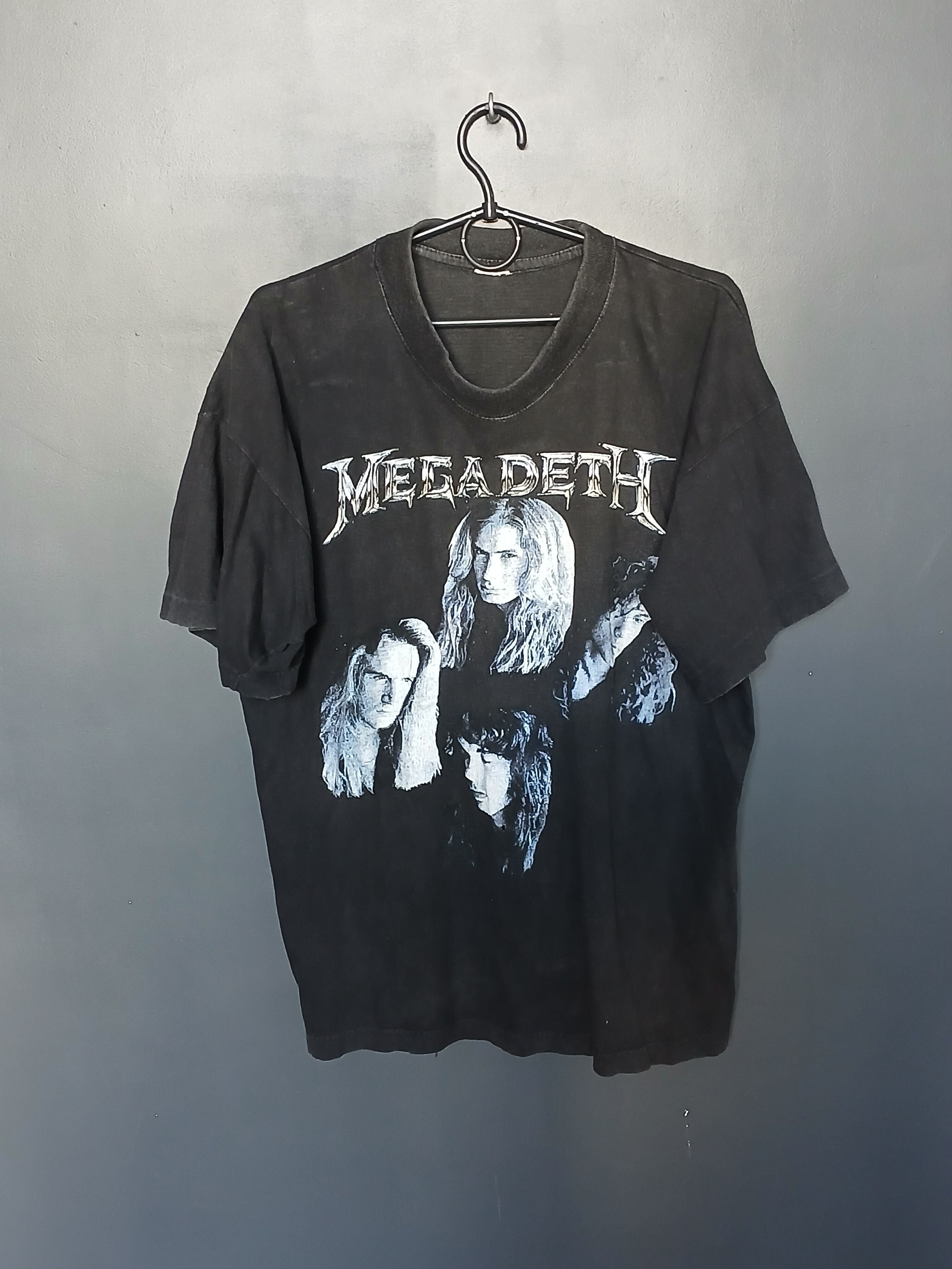 Vintage Megadeth Countdown To Extinction T Shirt Hoodie, Sweatshirt | PodTeesHub.com