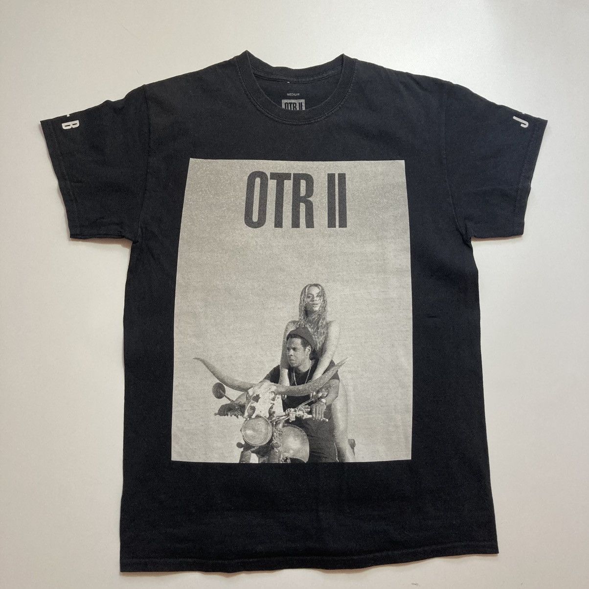 Rap Tees Beyonce Jay Z Otr 2 On The Run Tour Rap Band Tee Hoodie, Sweatshirt | PodTeesHub.com