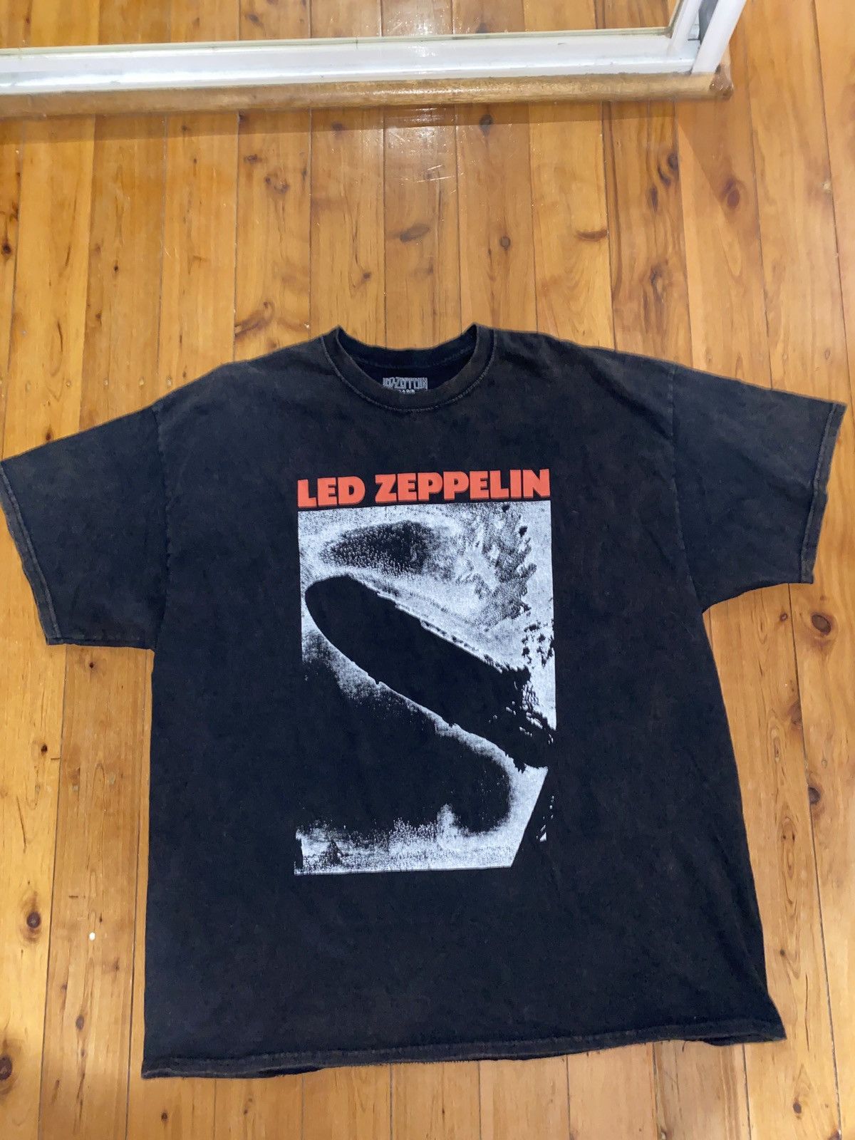 Zeppelin Vintage Led Zeppelin Blimp Tee Hoodie, Sweatshirt | PodTeesHub.com