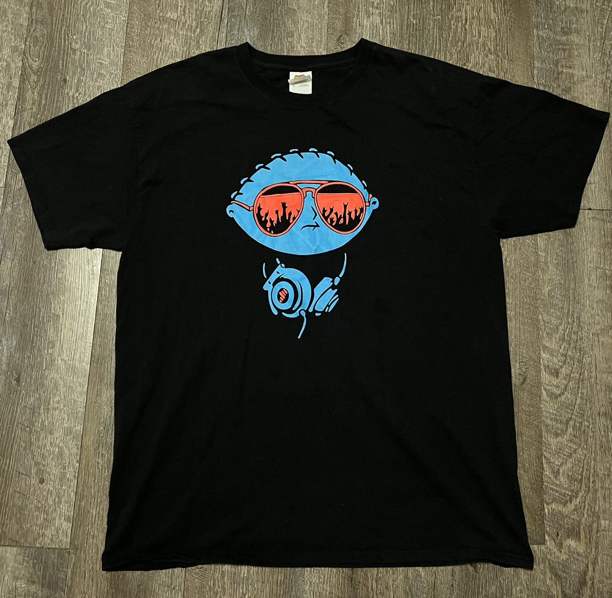 Vintage Family Guy Stewie Dj Shirt Size Large Hoodie, Sweatshirt | PodTeesHub.com