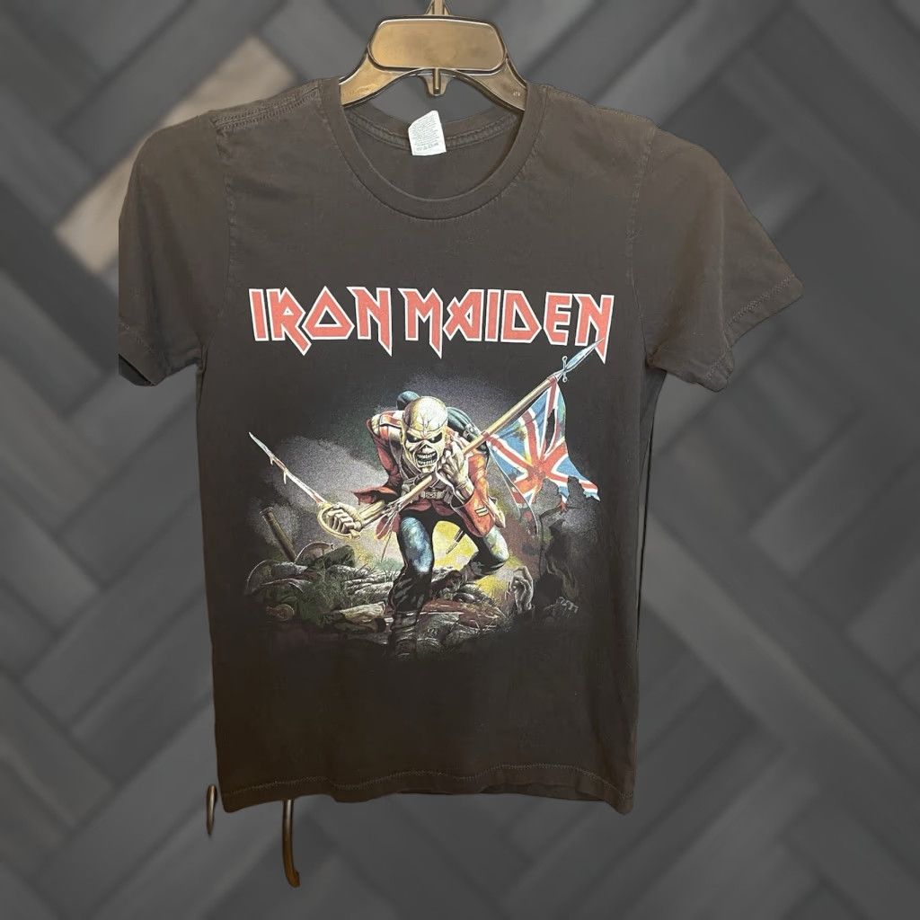 Vintage Iron Maiden Shirt Black Medium 2011 Band Tee Boys Hoodie, Sweatshirt | PodTeesHub.com