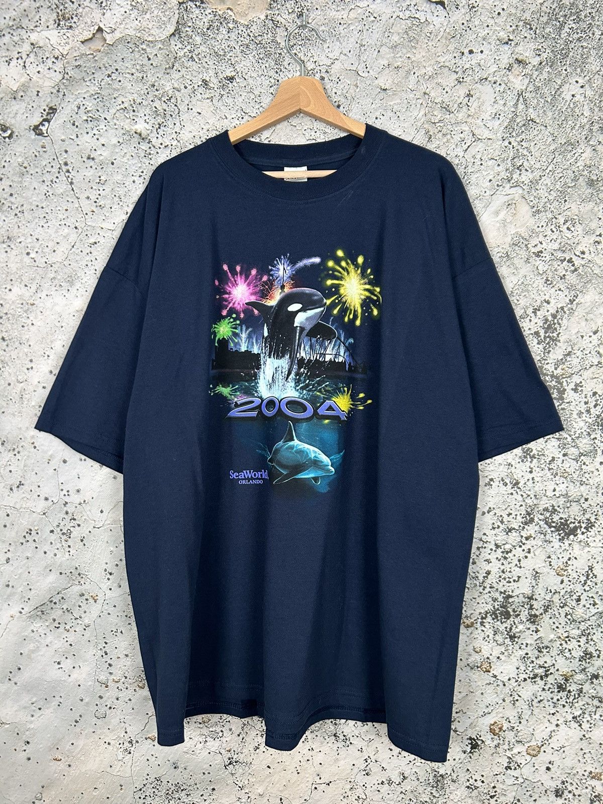 Vintage Sea World Orlando 2004 Animal Graphic Tee Retro Hoodie, Sweatshirt | PodTeesHub.com