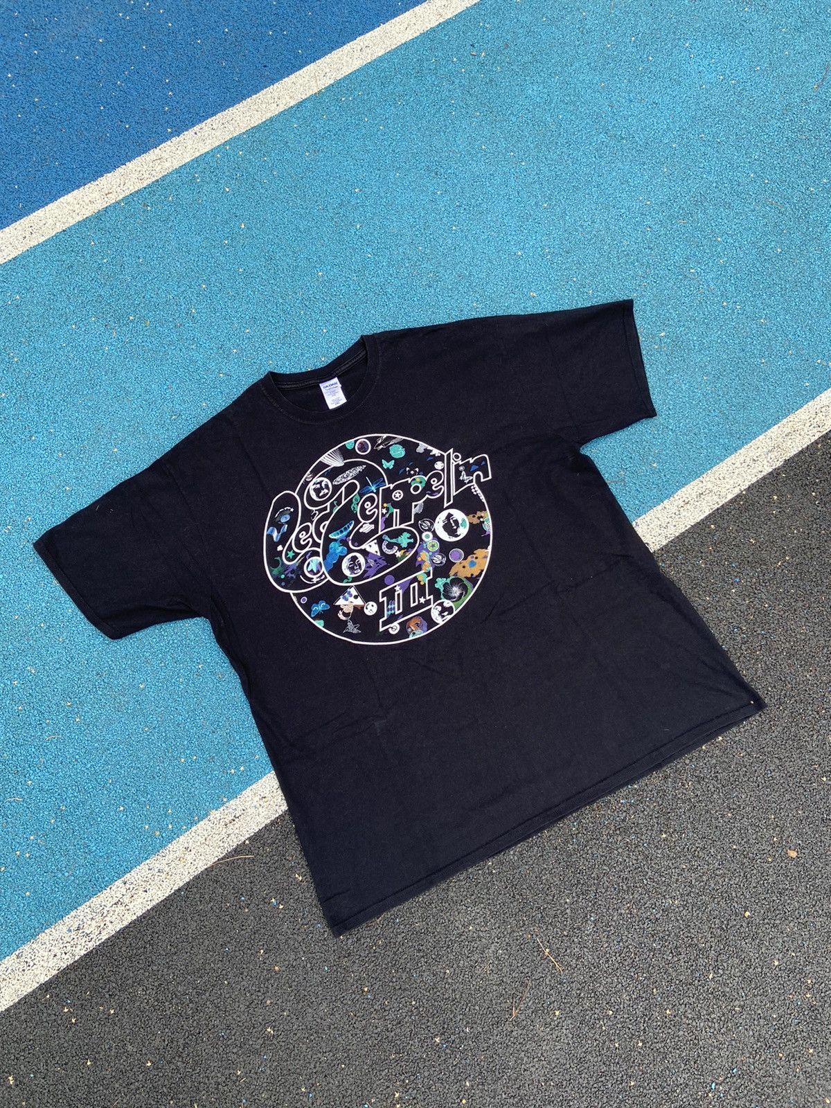 Zeppelin Led Zeppelin Ill Circle T Shirt Hoodie, Sweatshirt | PodTeesHub.com