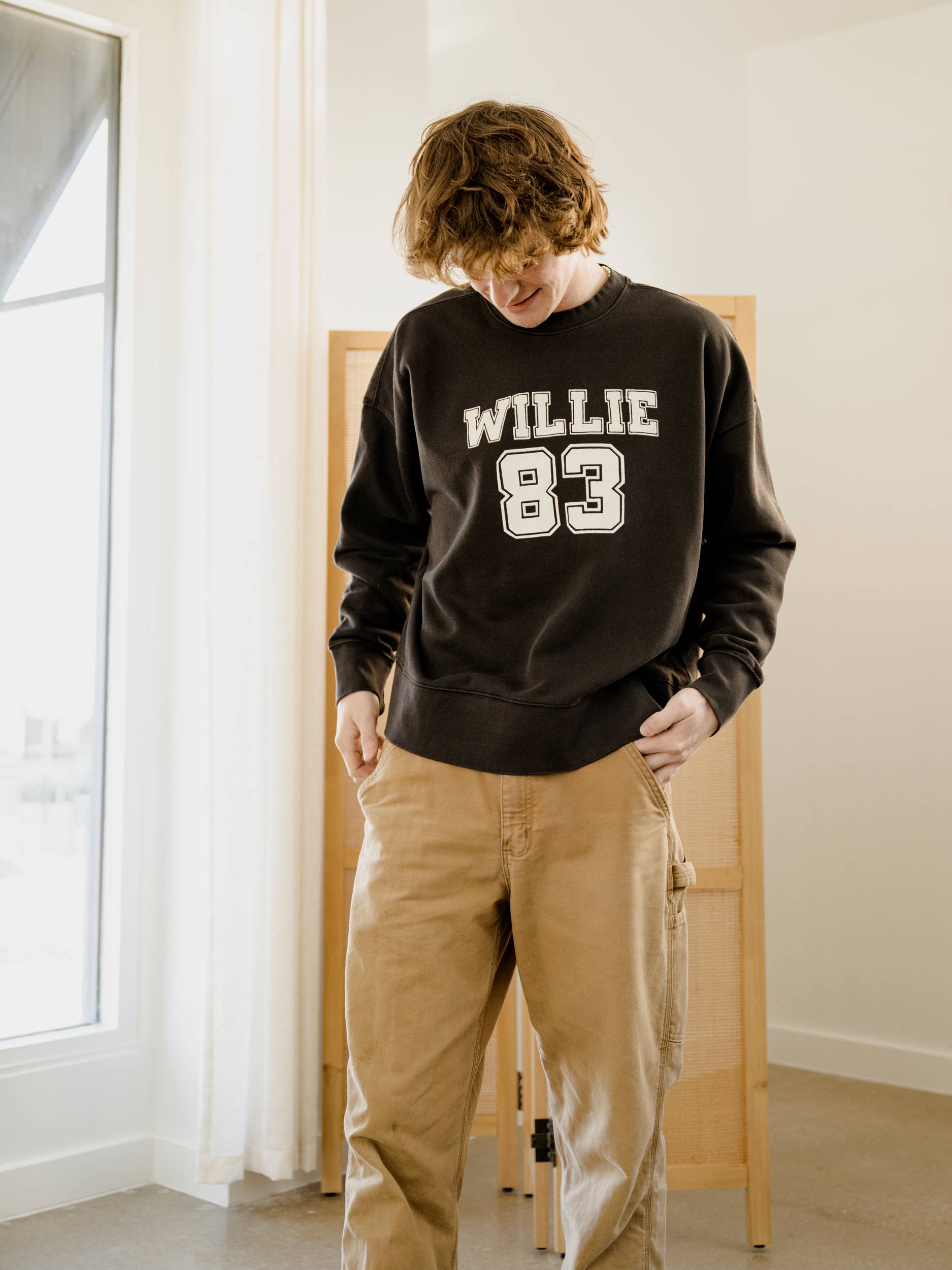 Willie Nelson '83 Smoke Hi-Dive Oversized Crew Sweatshirt T-Shirts, Hoodie | PodTeesHub.com