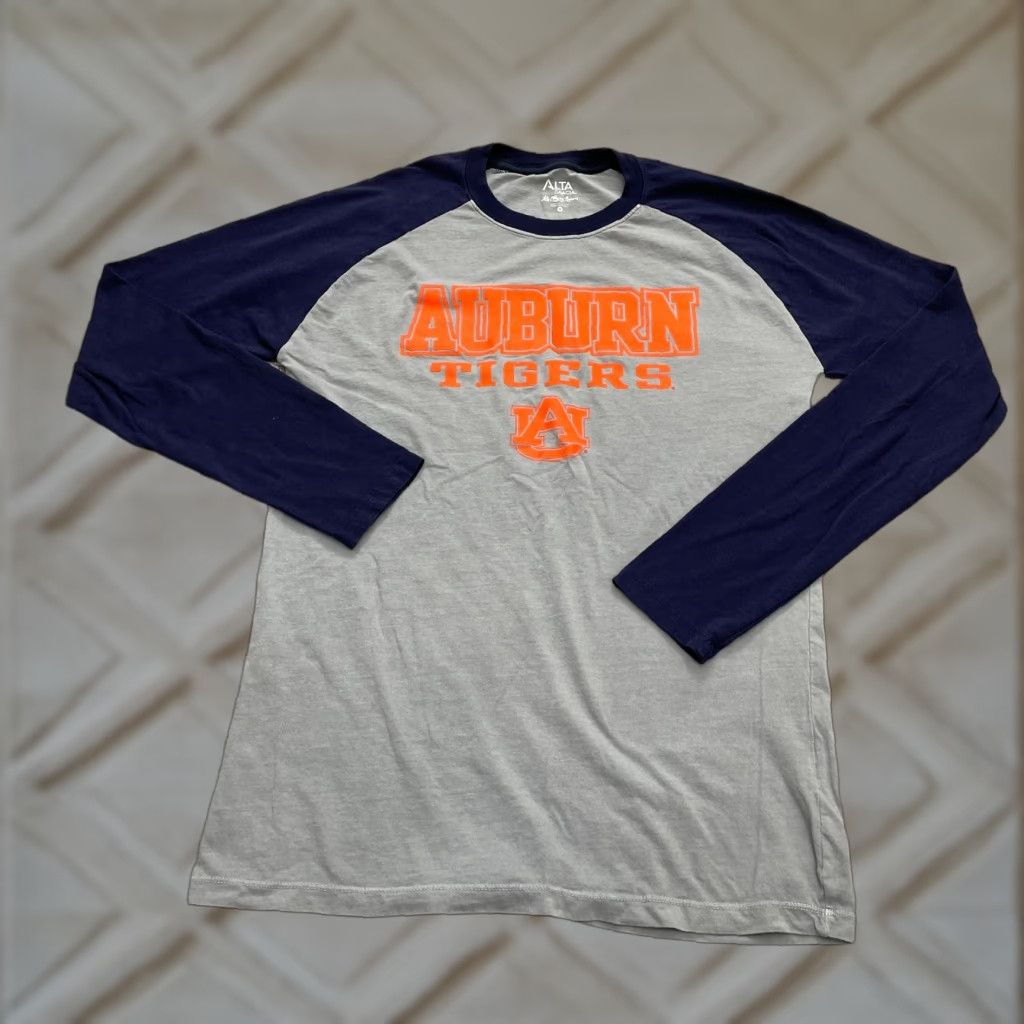 Vintage Alta Gracia Auburn Tigers T Shirt Mens Medium Gray Raglan Crew Tee Sports Hoodie, Sweatshirt | PodTeesHub.com