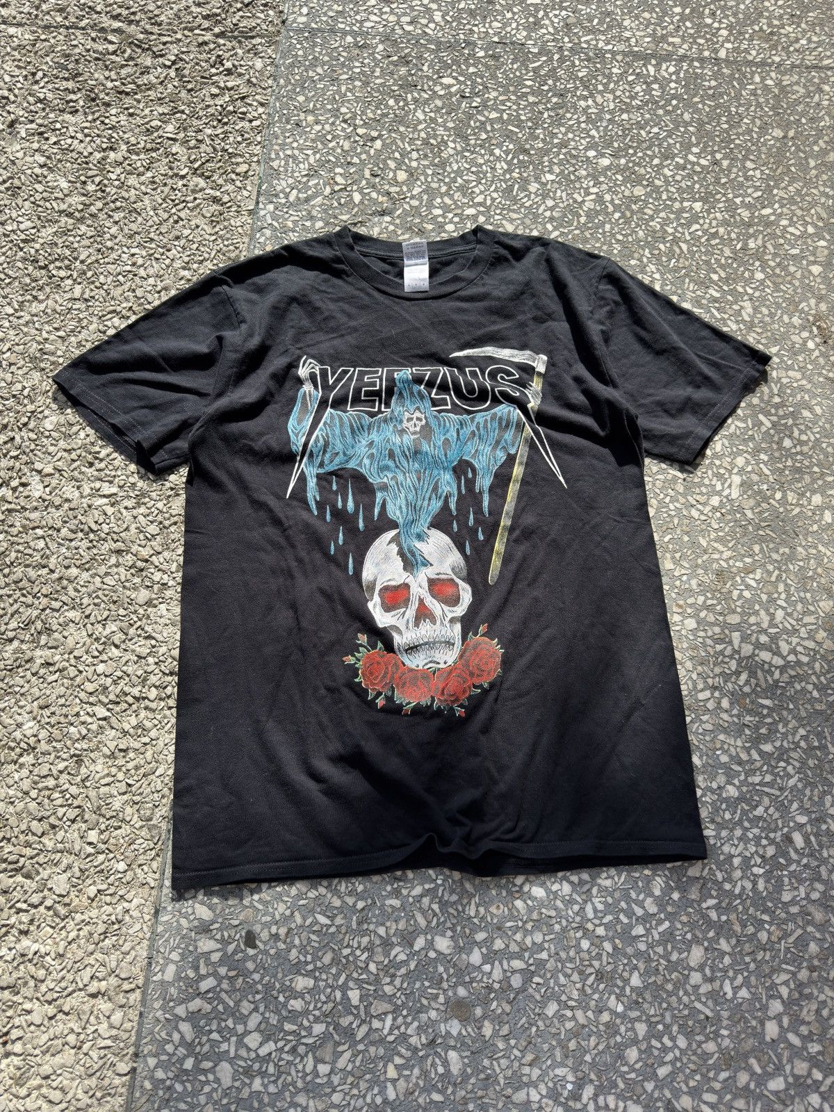 West Kanye West Yeezus 2013 Tour Tee Gildan Hoodie, Sweatshirt | PodTeesHub.com