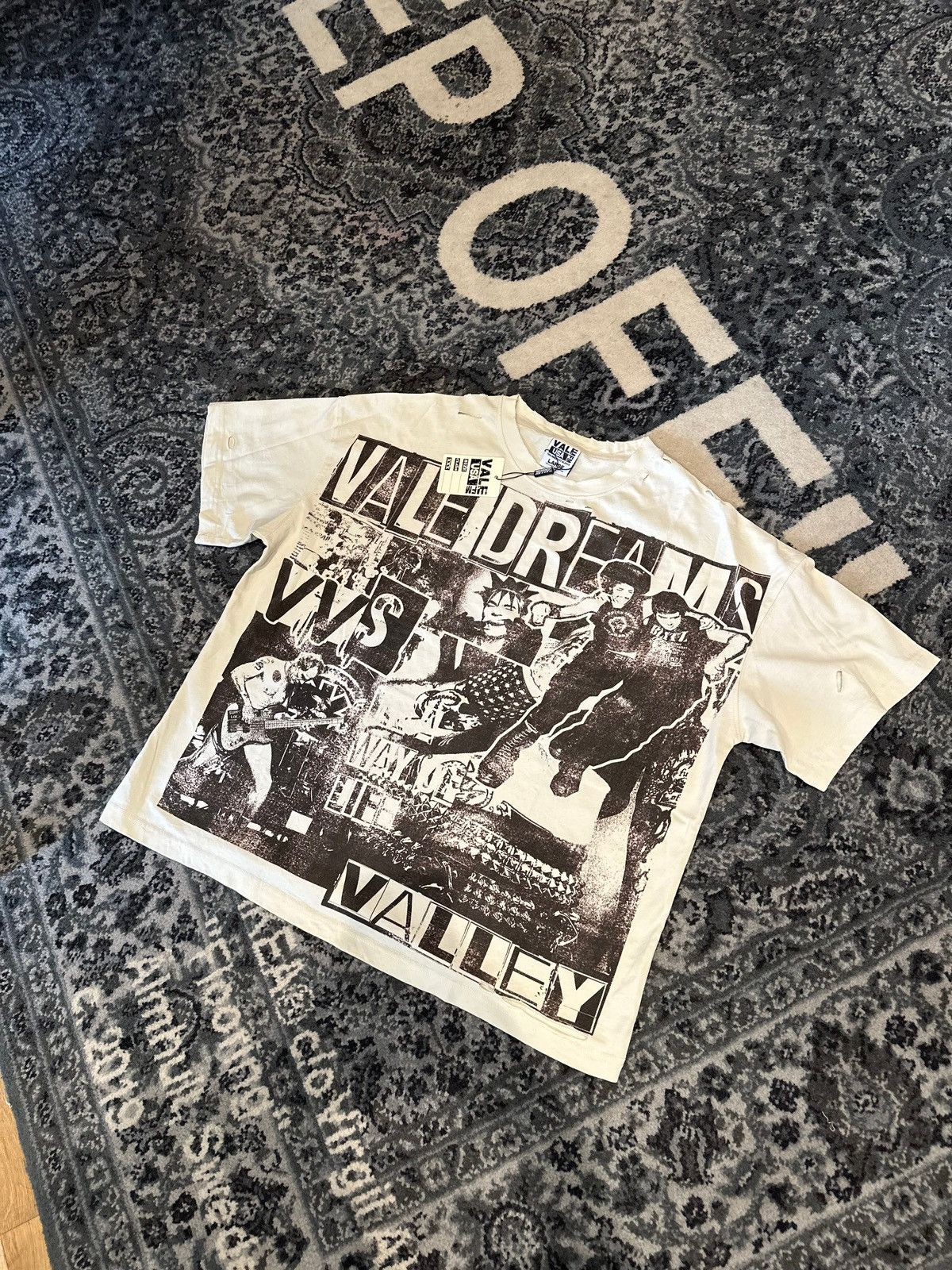 Vale Punk Tee Ds Size Large Hoodie, Sweatshirt | PodTeesHub.com