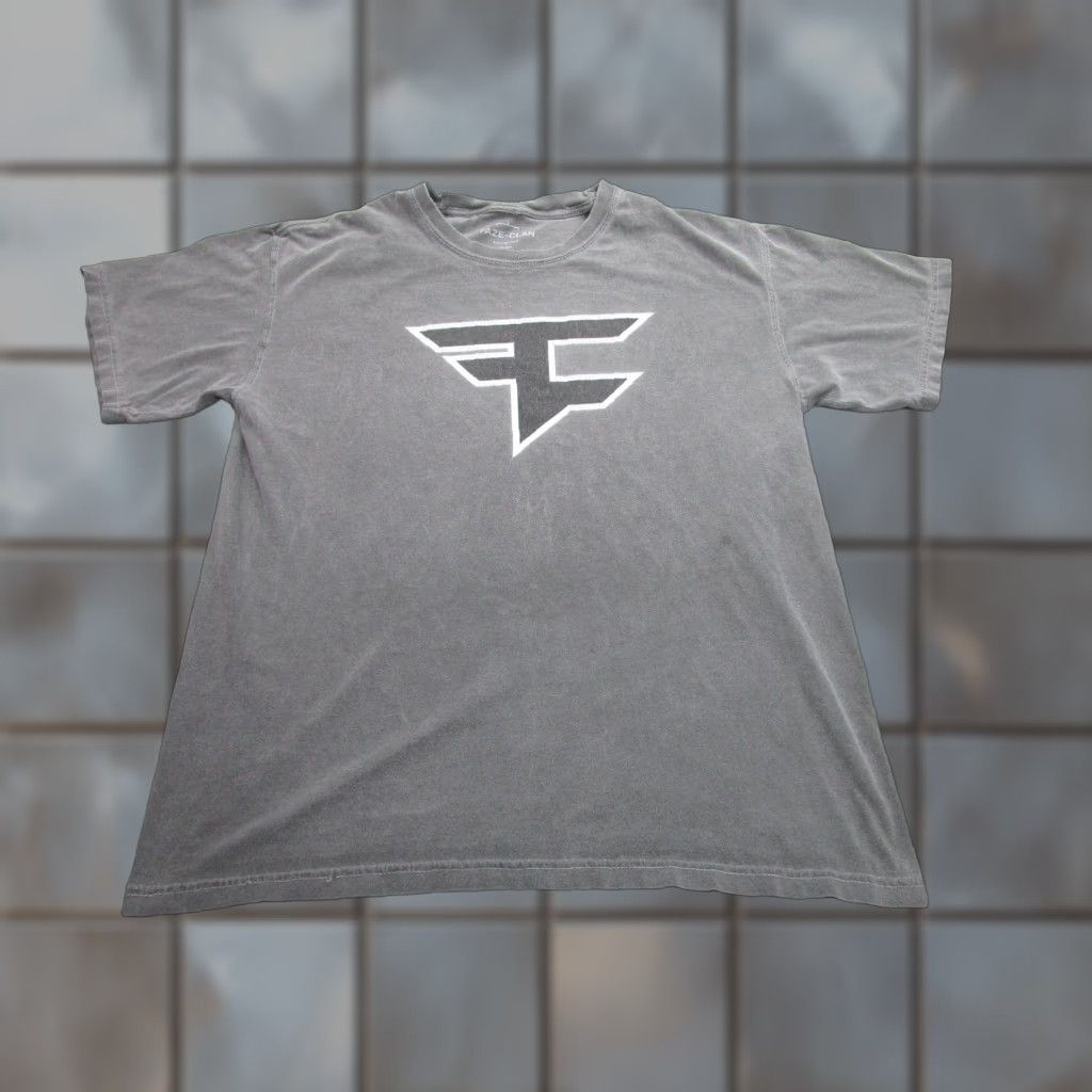 Vintage Faze Clan Large Gray Esports Logo Casual Gaming Made Usa T-Shirts, Hoodie, Sweatshirt