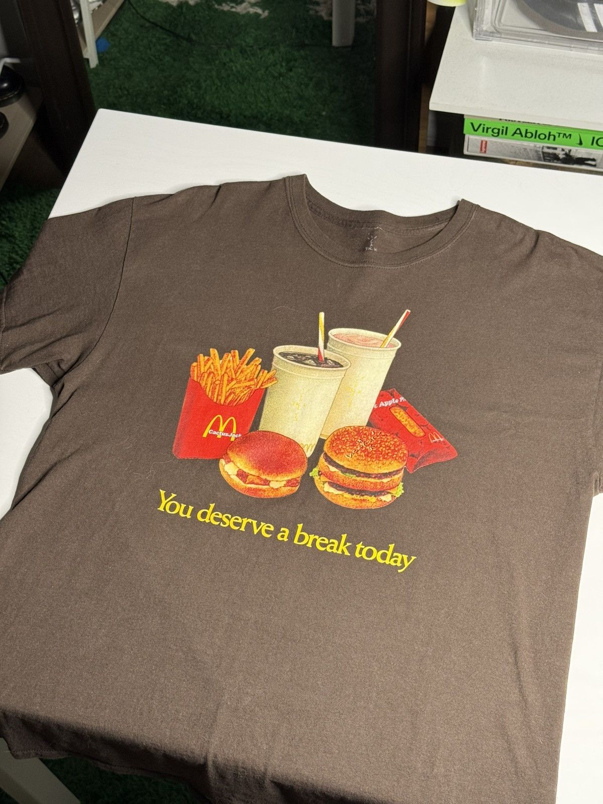 Mcdonalds Break Brown L Preowned T-Shirts, Hoodie, Sweatshirt