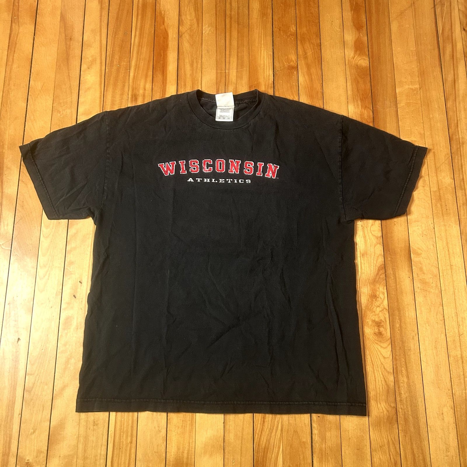 Vintage Y2k Wisconsin Badgers Black Xl T-Shirts, Hoodie, Sweatshirt